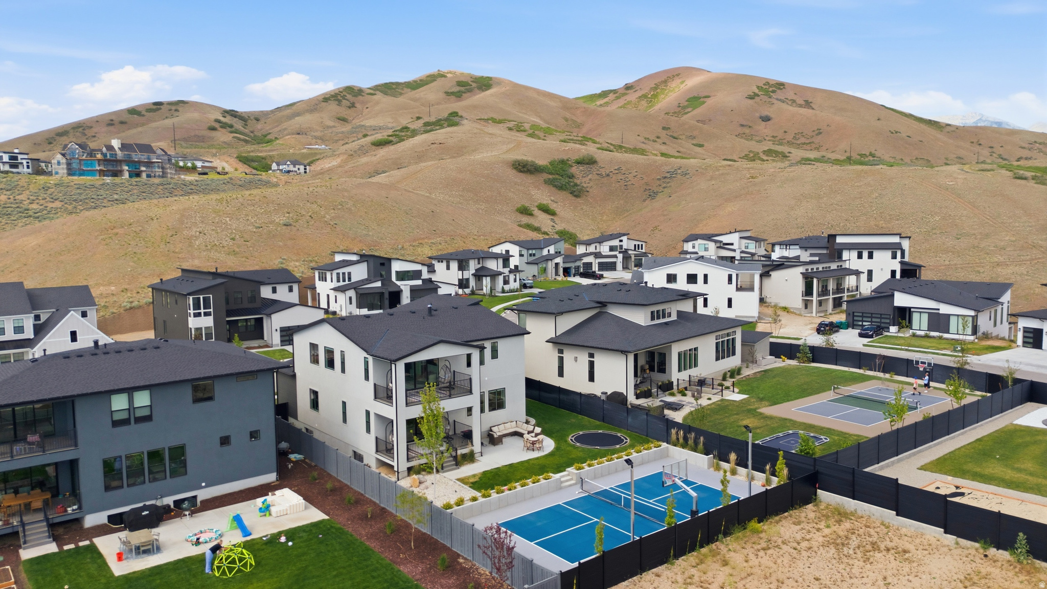 LAKEVIEW ESTATES - Residential