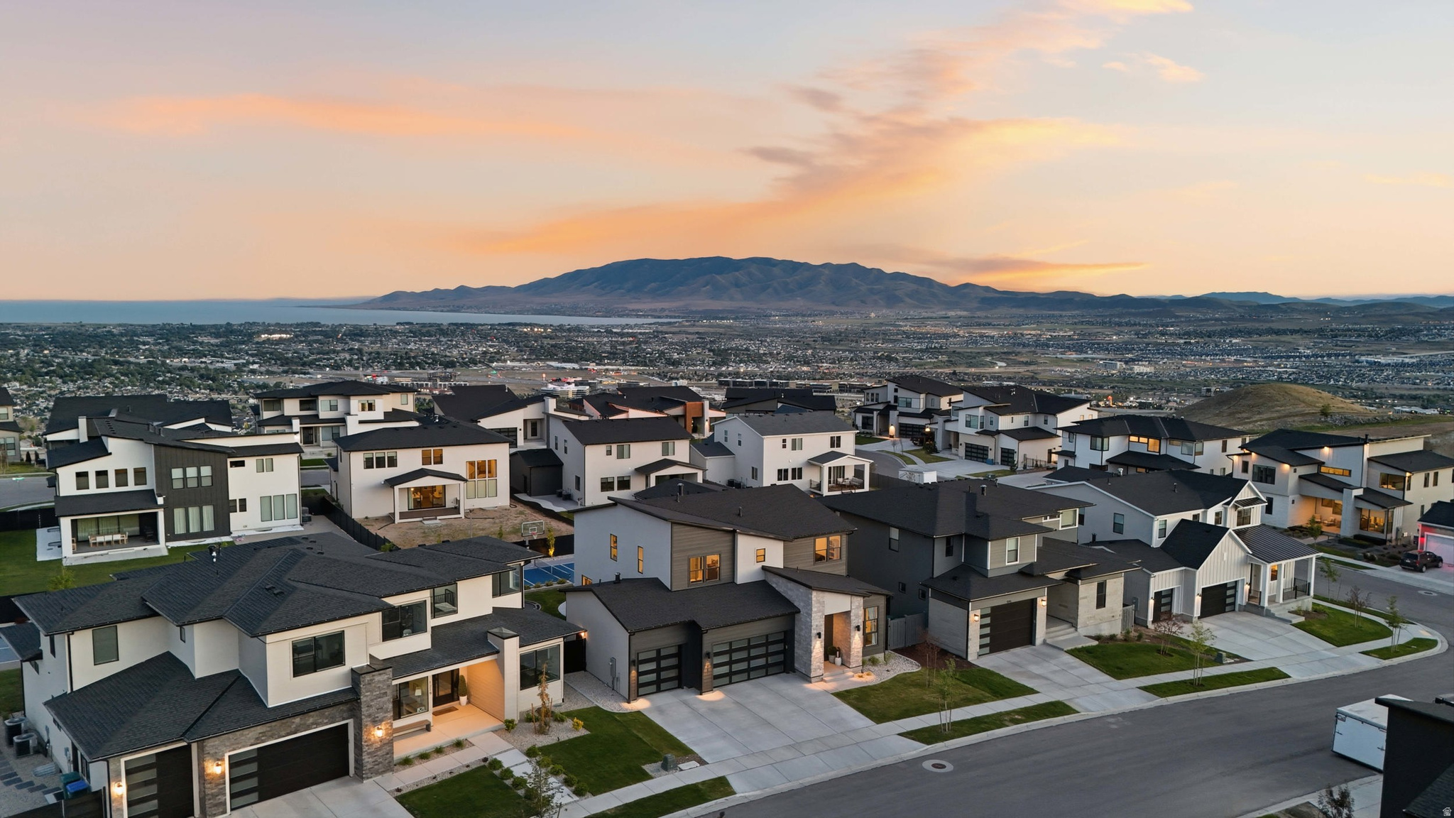 LAKEVIEW ESTATES - Residential