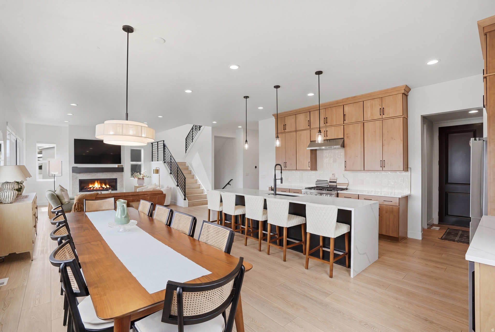 LAKEVIEW ESTATES - Residential