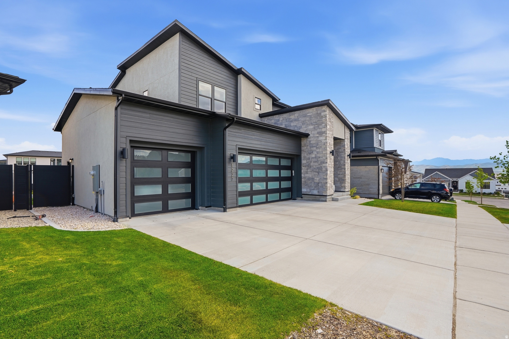 LAKEVIEW ESTATES - Residential