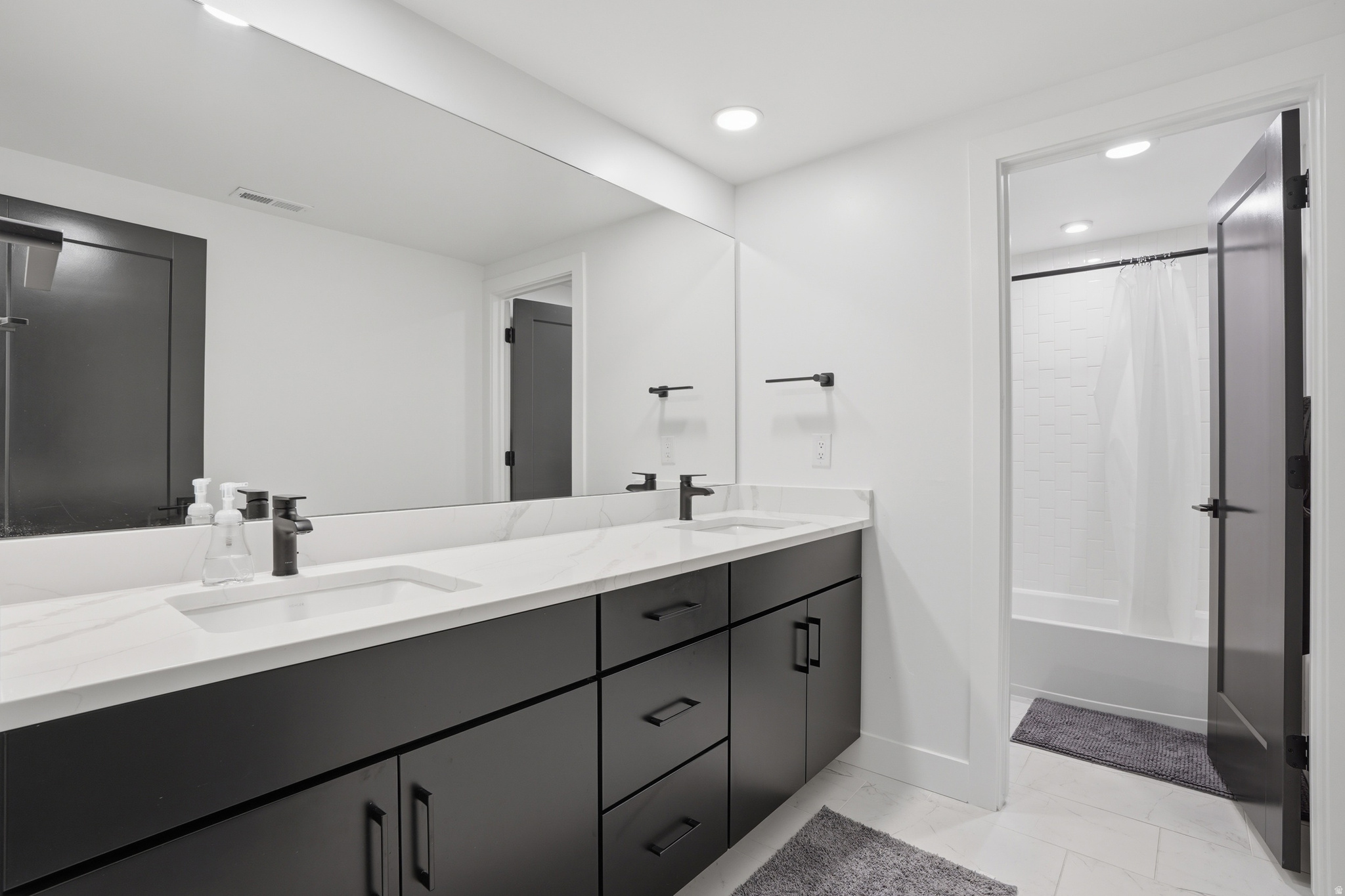 LAKEVIEW ESTATES - Residential