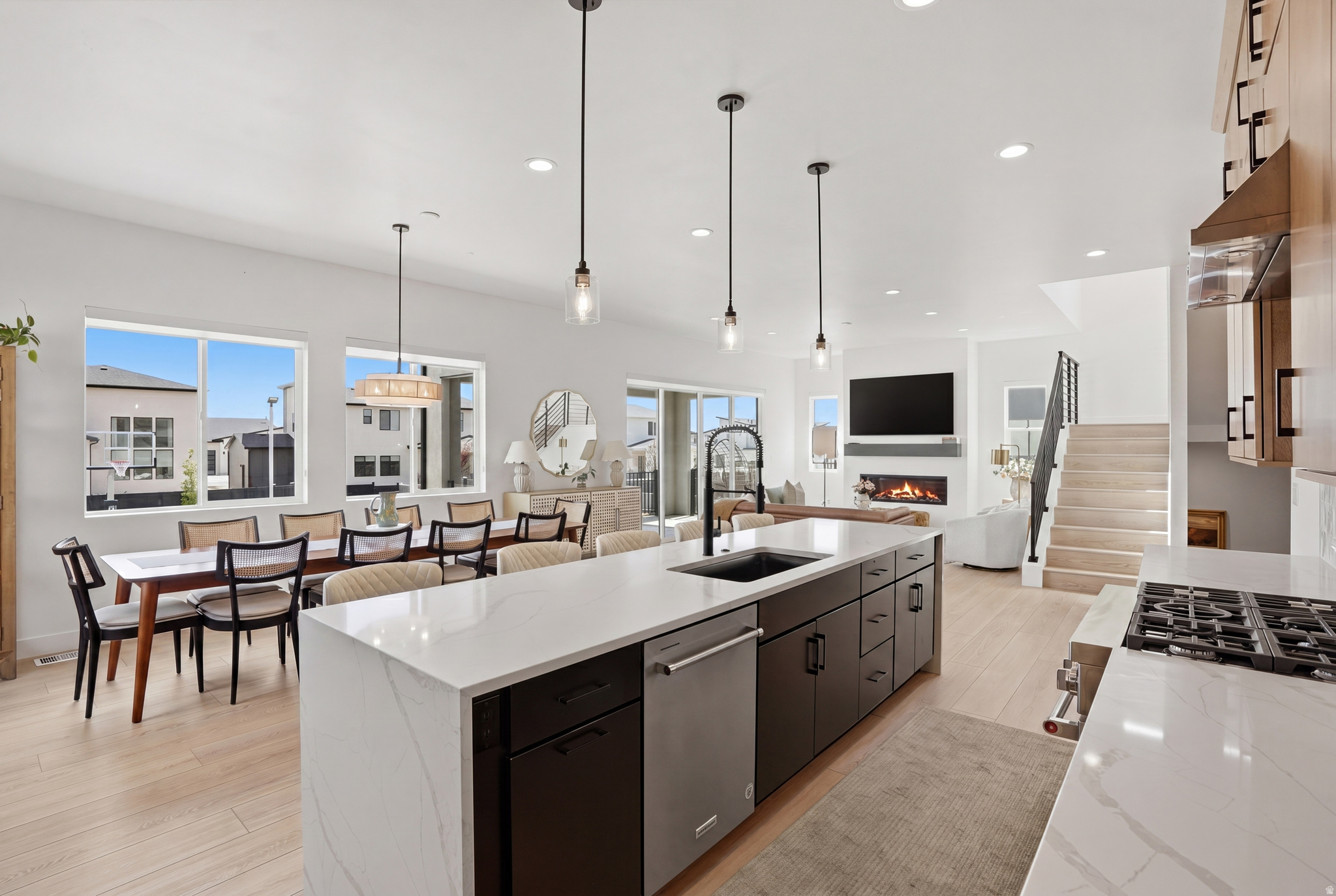 LAKEVIEW ESTATES - Residential