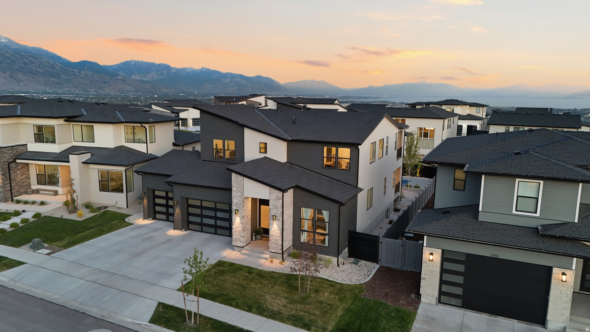LAKEVIEW ESTATES - Residential