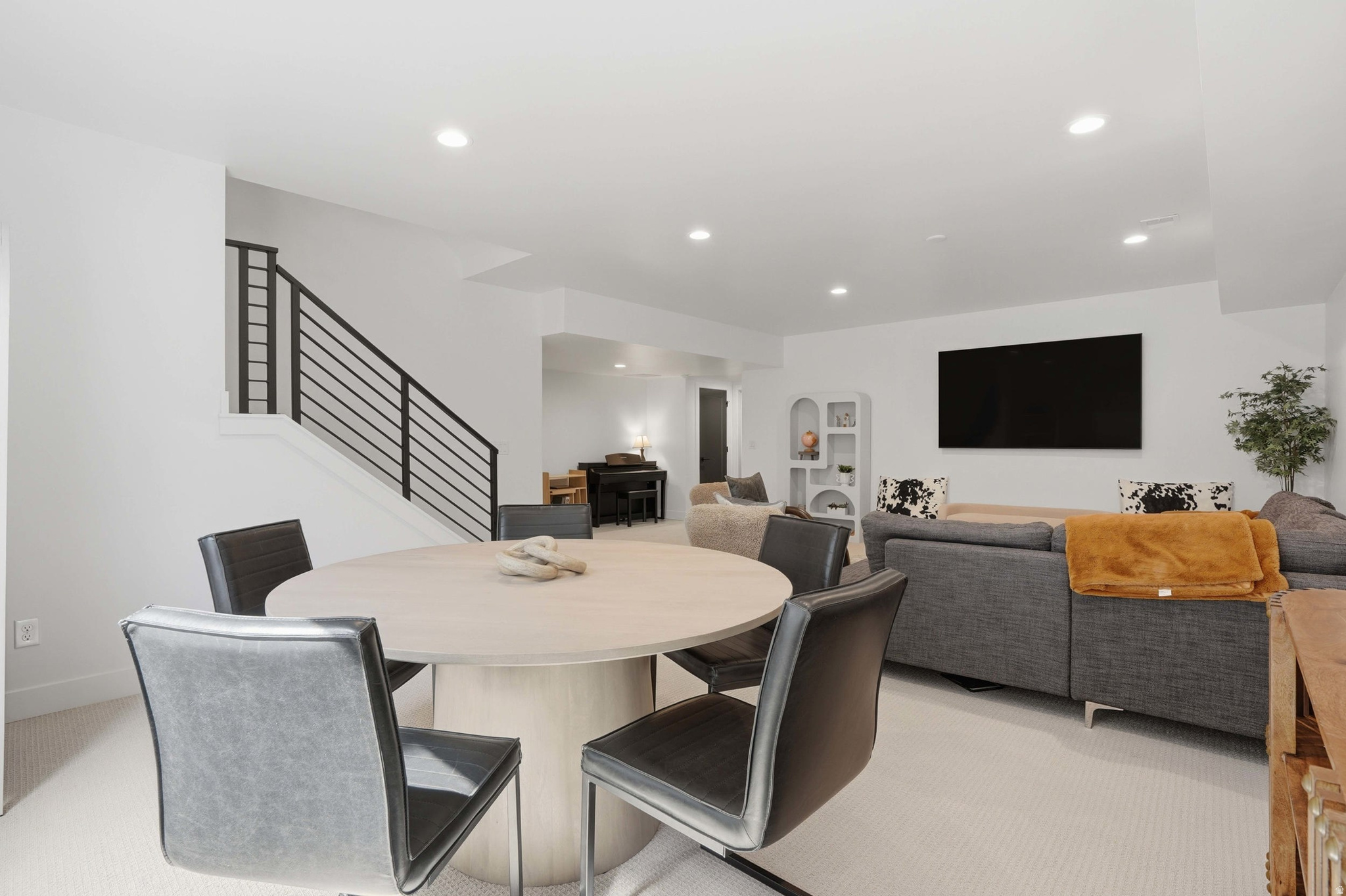 LAKEVIEW ESTATES - Residential