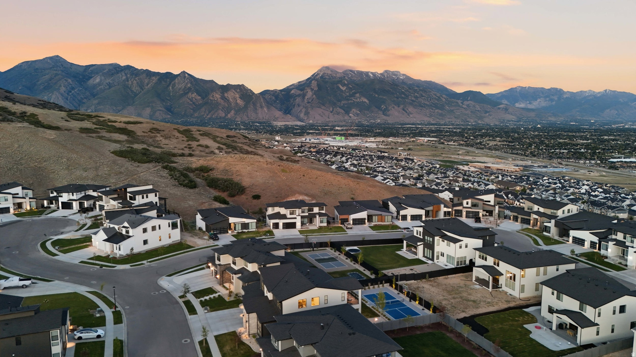 LAKEVIEW ESTATES - Residential