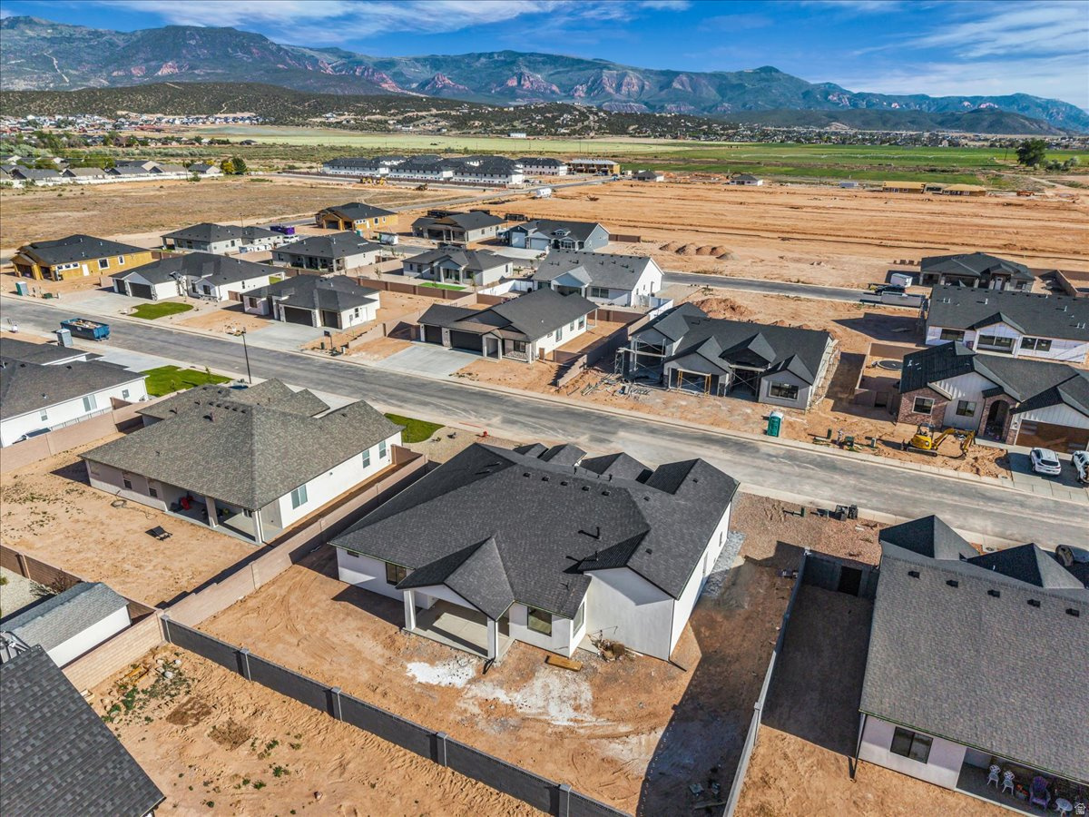 IRON WEST - Residential