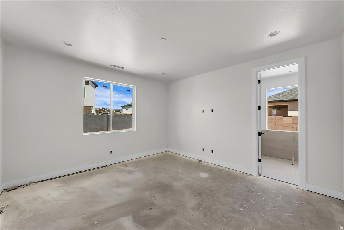 IRON WEST - Residential