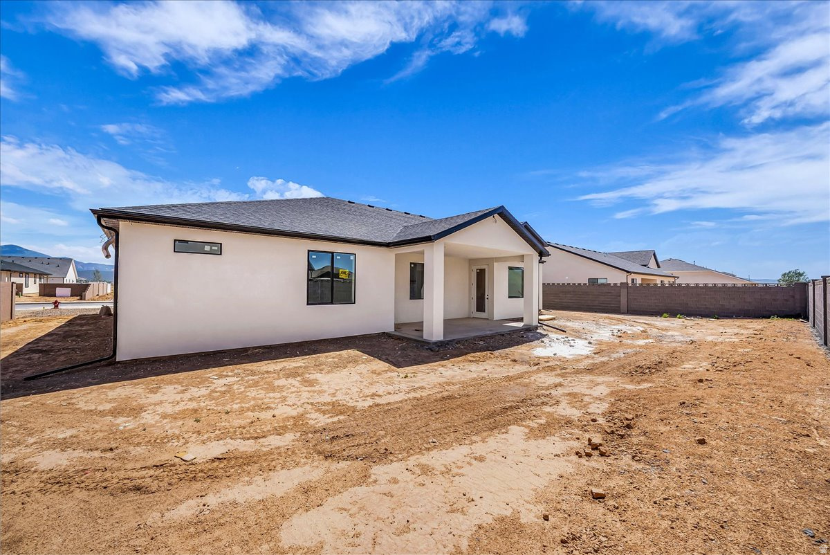 IRON WEST - Residential