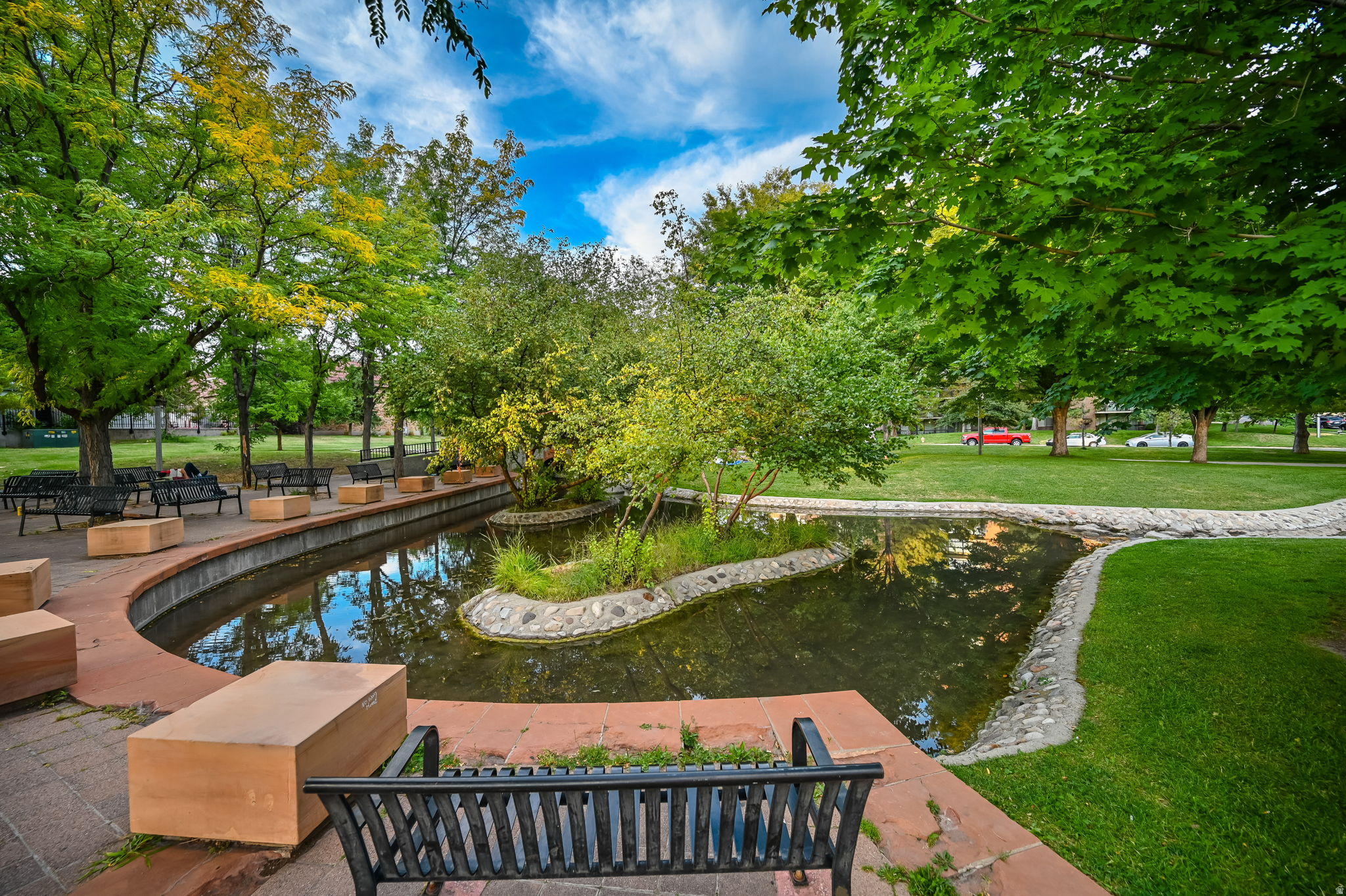 ZIONS SUMMIT CONDM - Residential