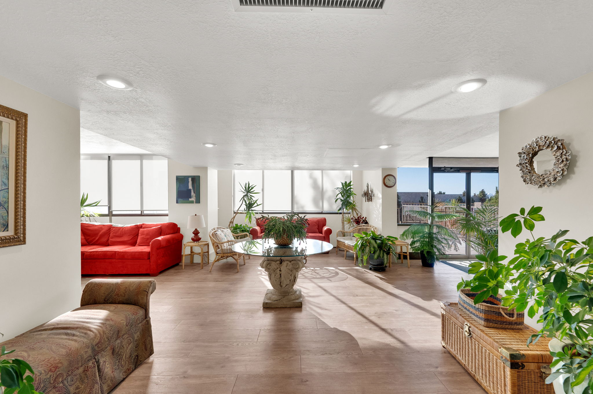 ZIONS SUMMIT CONDM - Residential