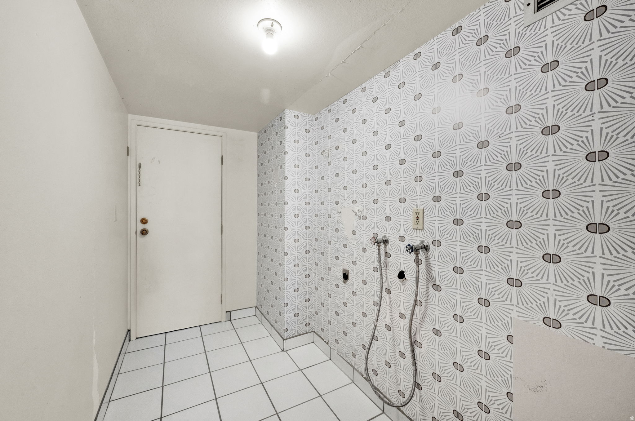 ZIONS SUMMIT CONDM - Residential