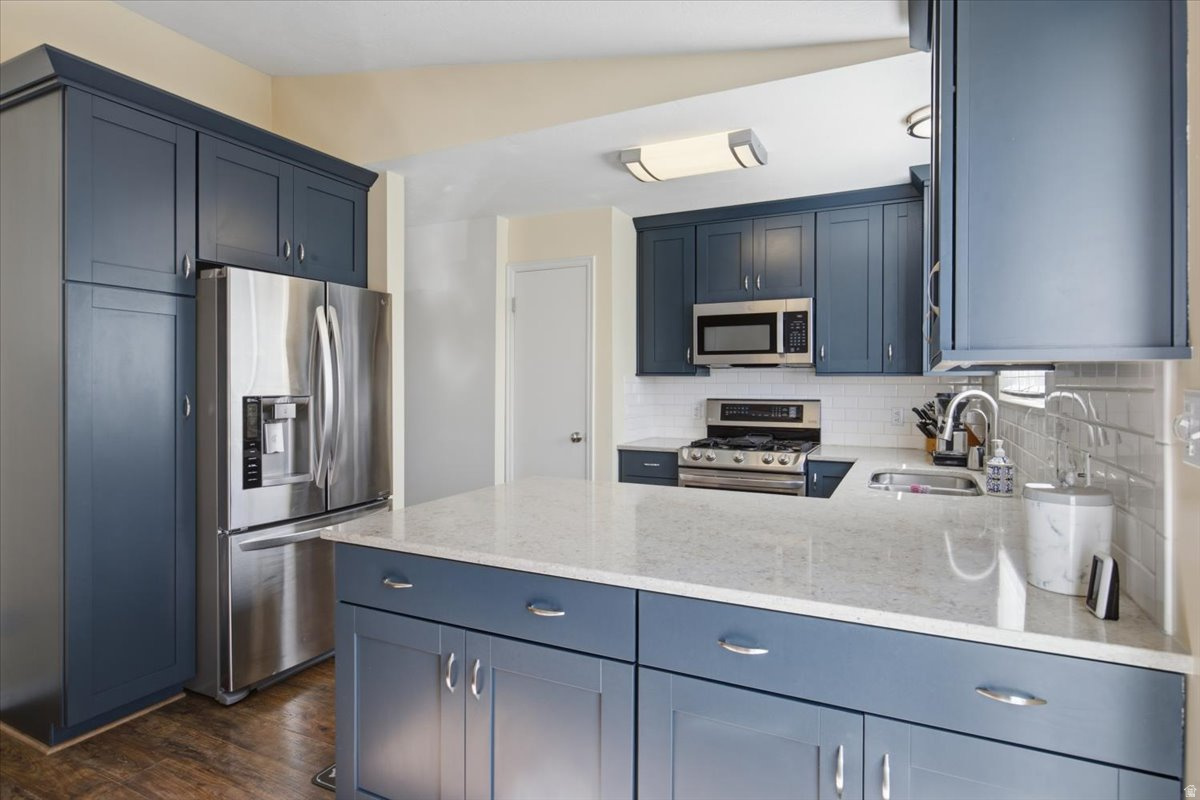 EVERGREEN FARMS - Residential