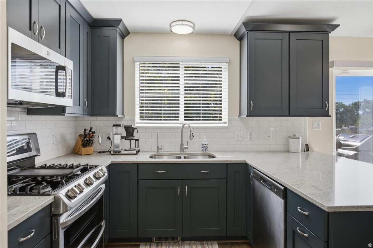 EVERGREEN FARMS - Residential