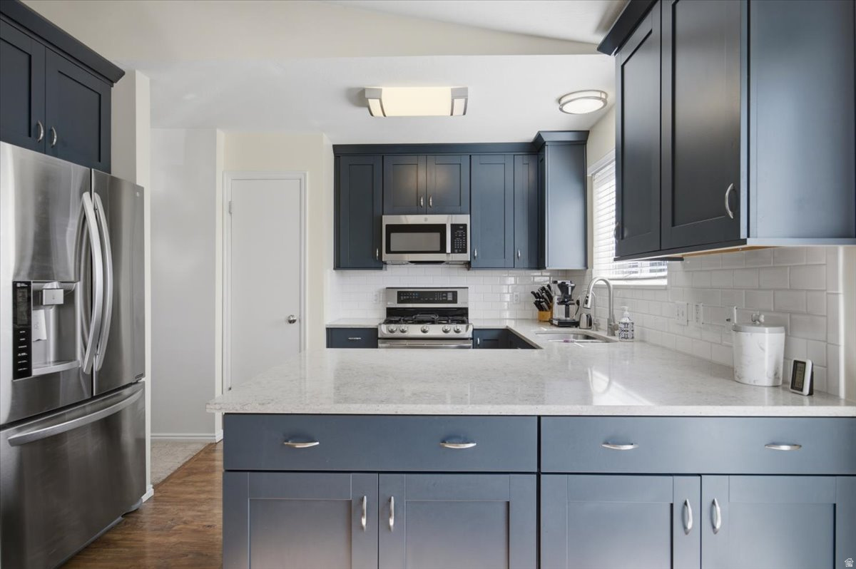 EVERGREEN FARMS - Residential