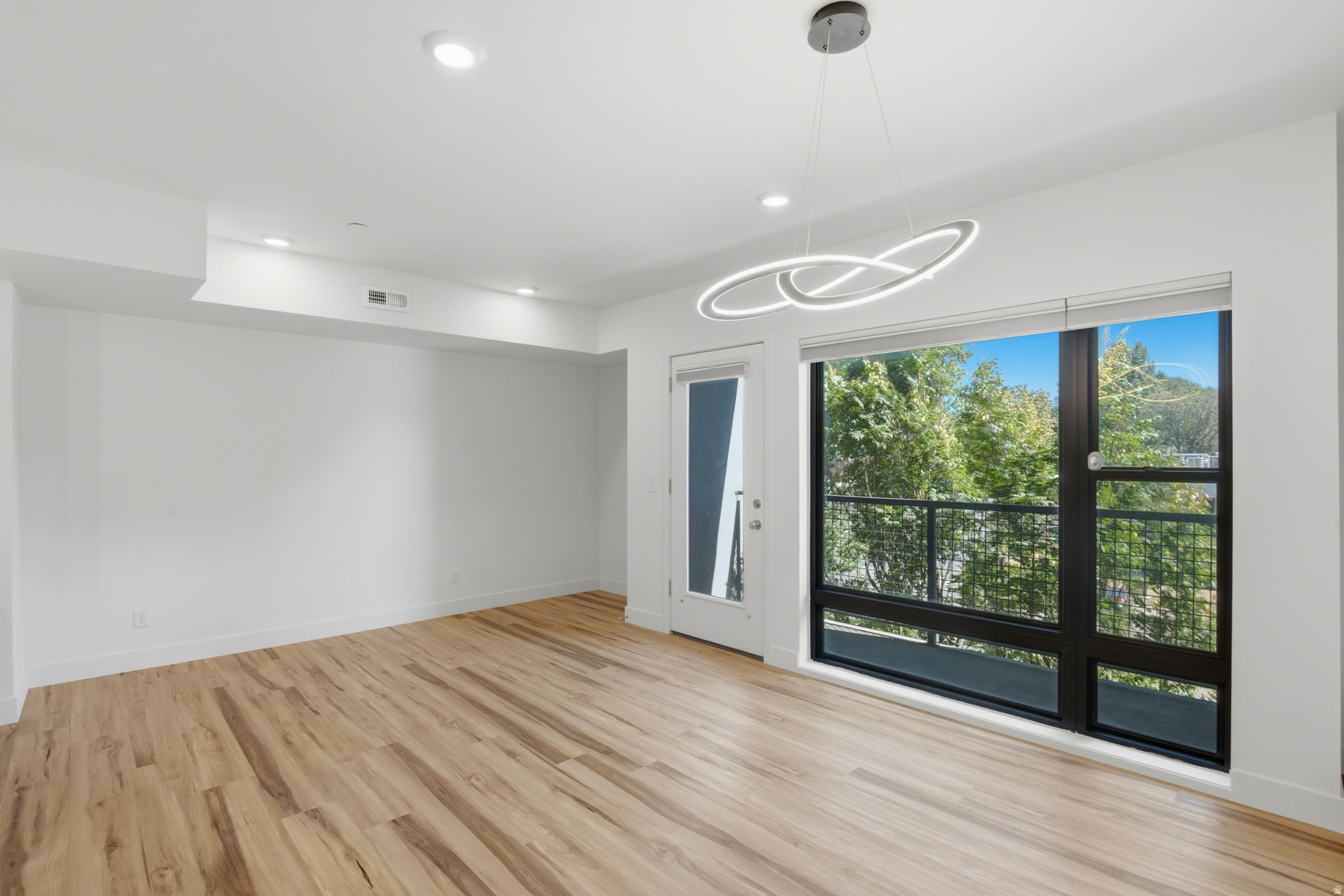 ROW17 - Residential