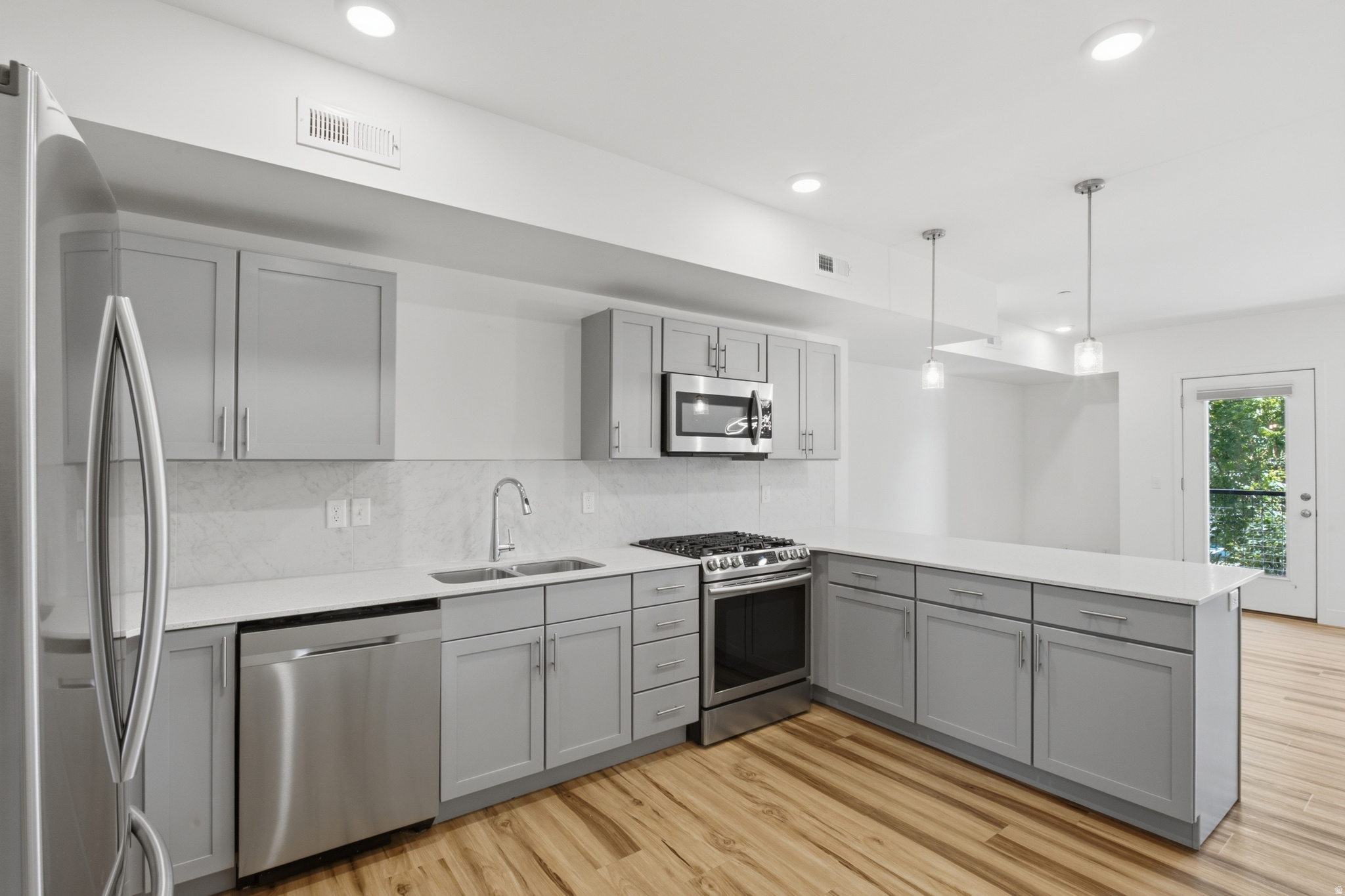 ROW17 - Residential