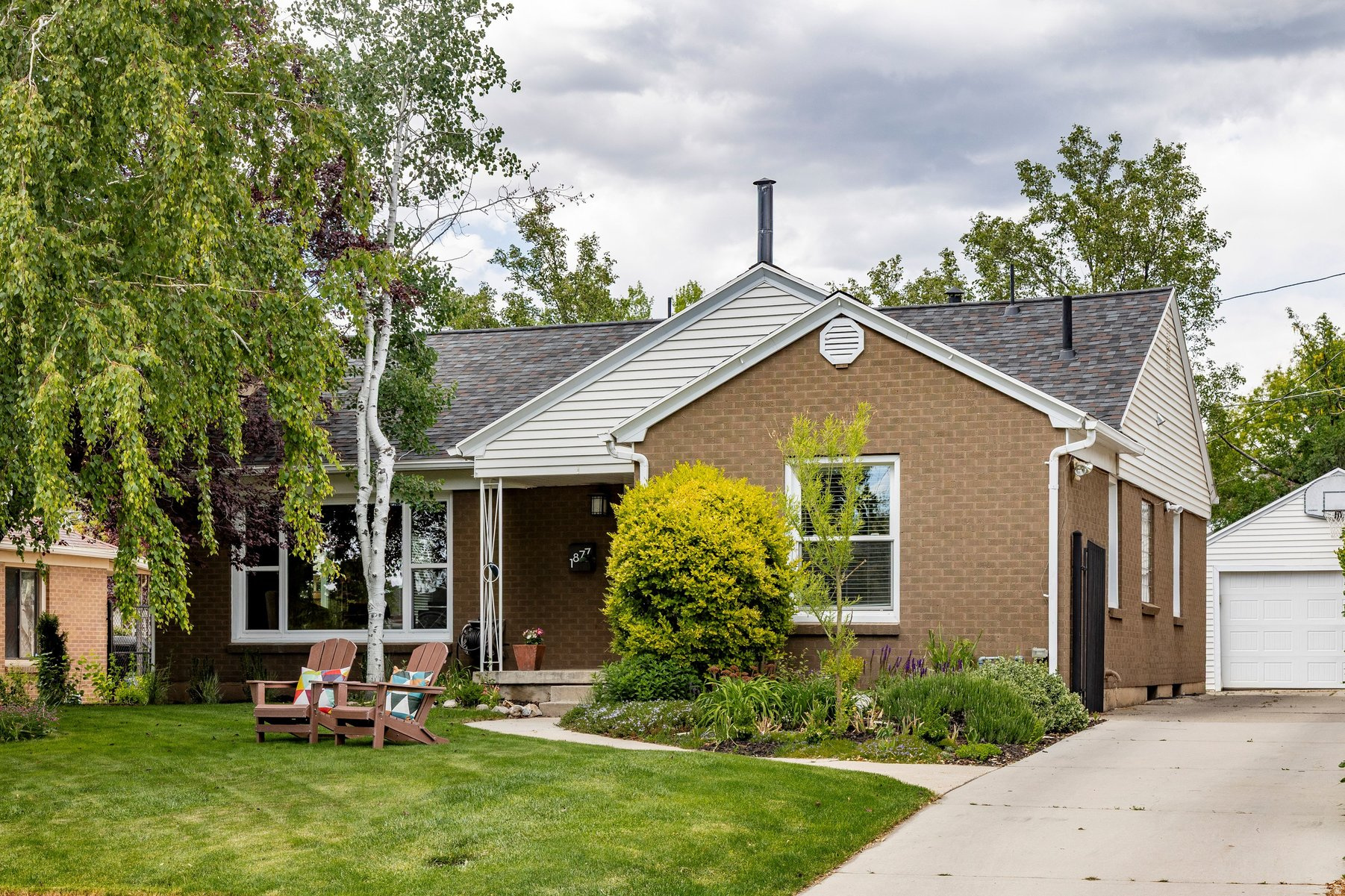 COLONIAL HILLS - Residential