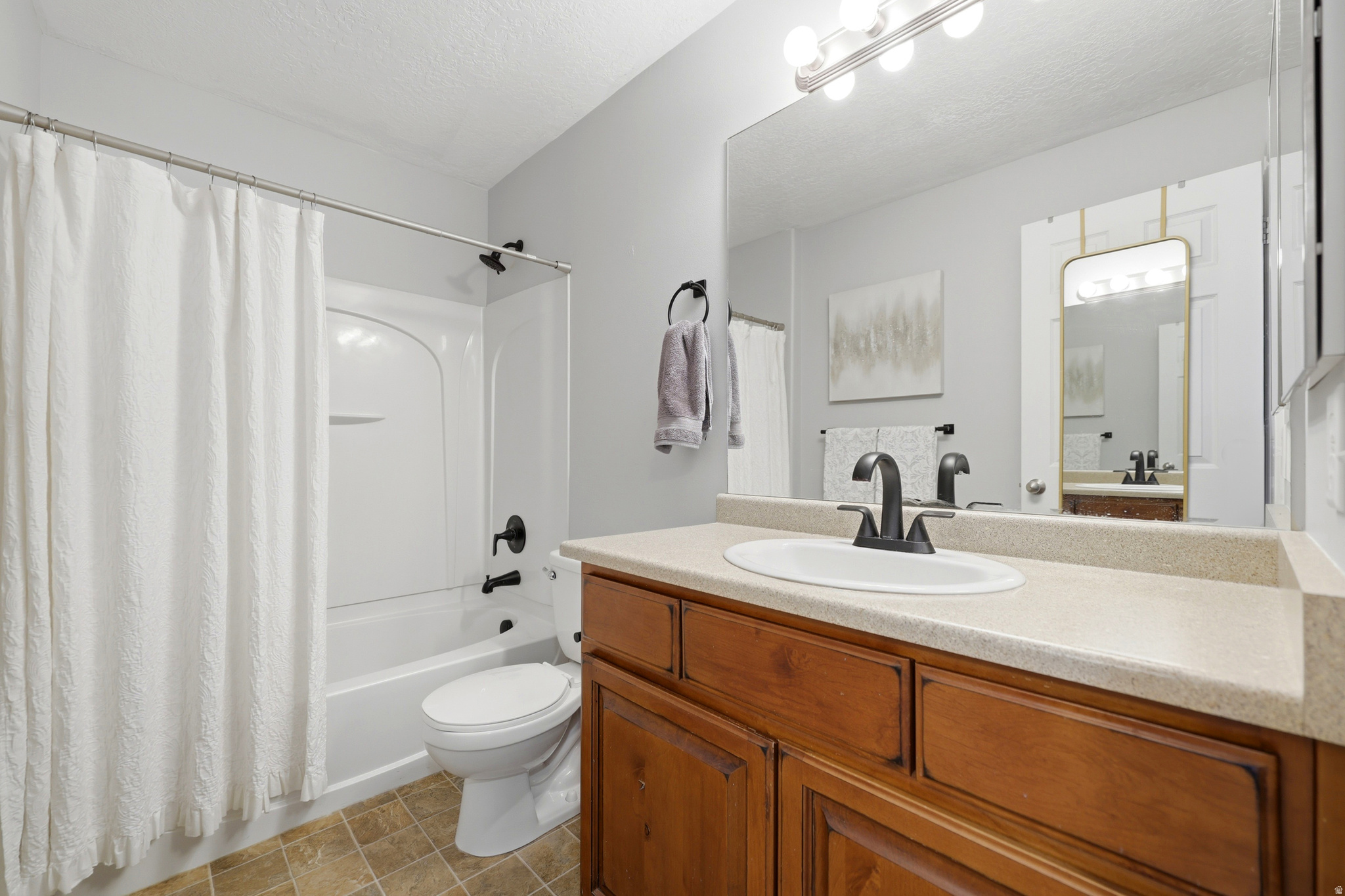 EAST TOWN VILLAGE PH 2 - Residential