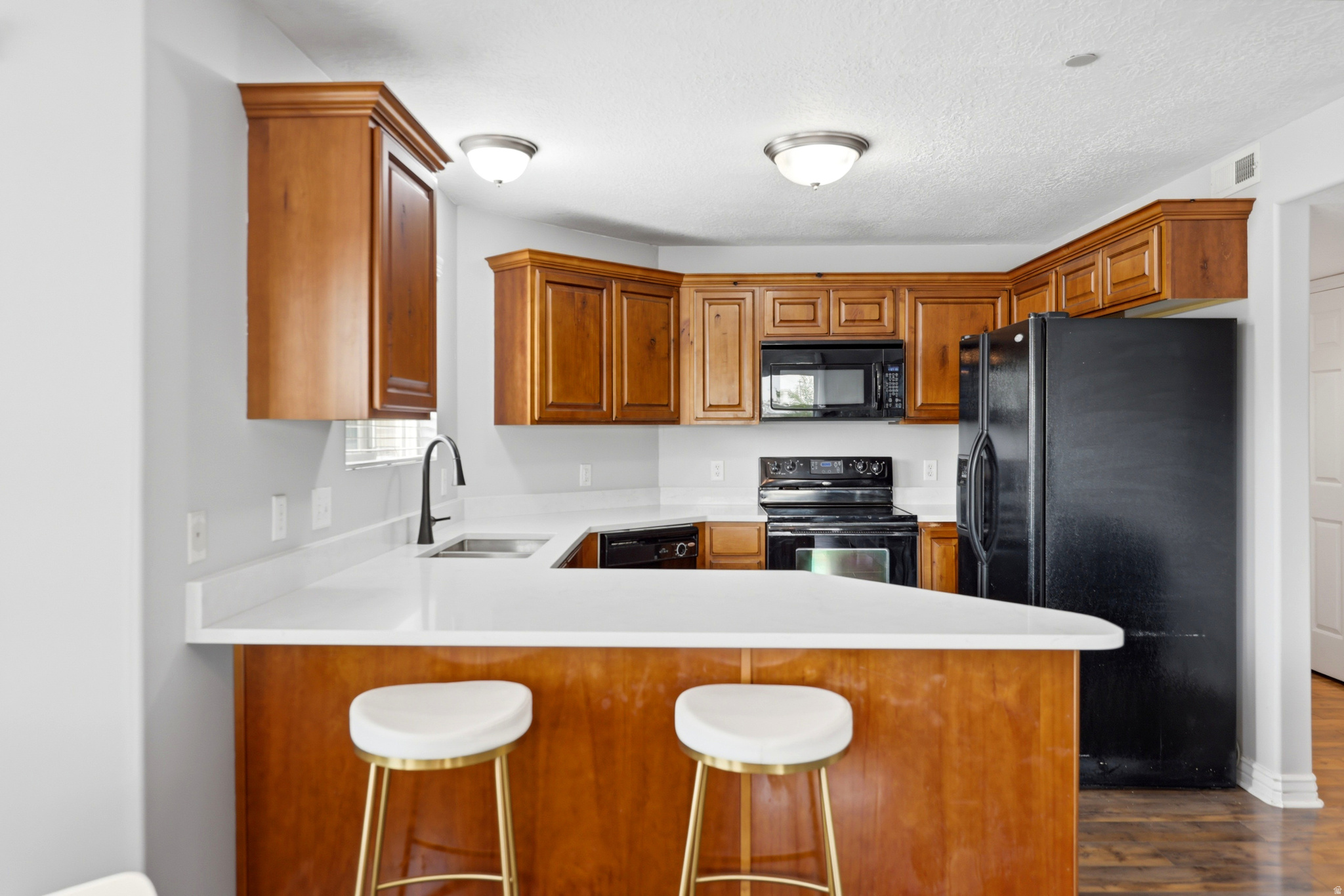 EAST TOWN VILLAGE PH 2 - Residential