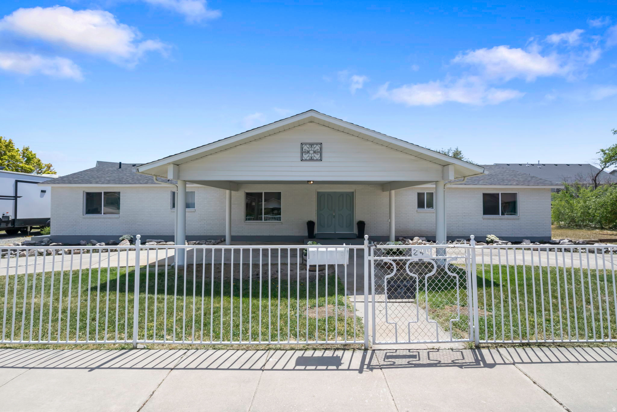 CASTAGNO ACRES - Residential