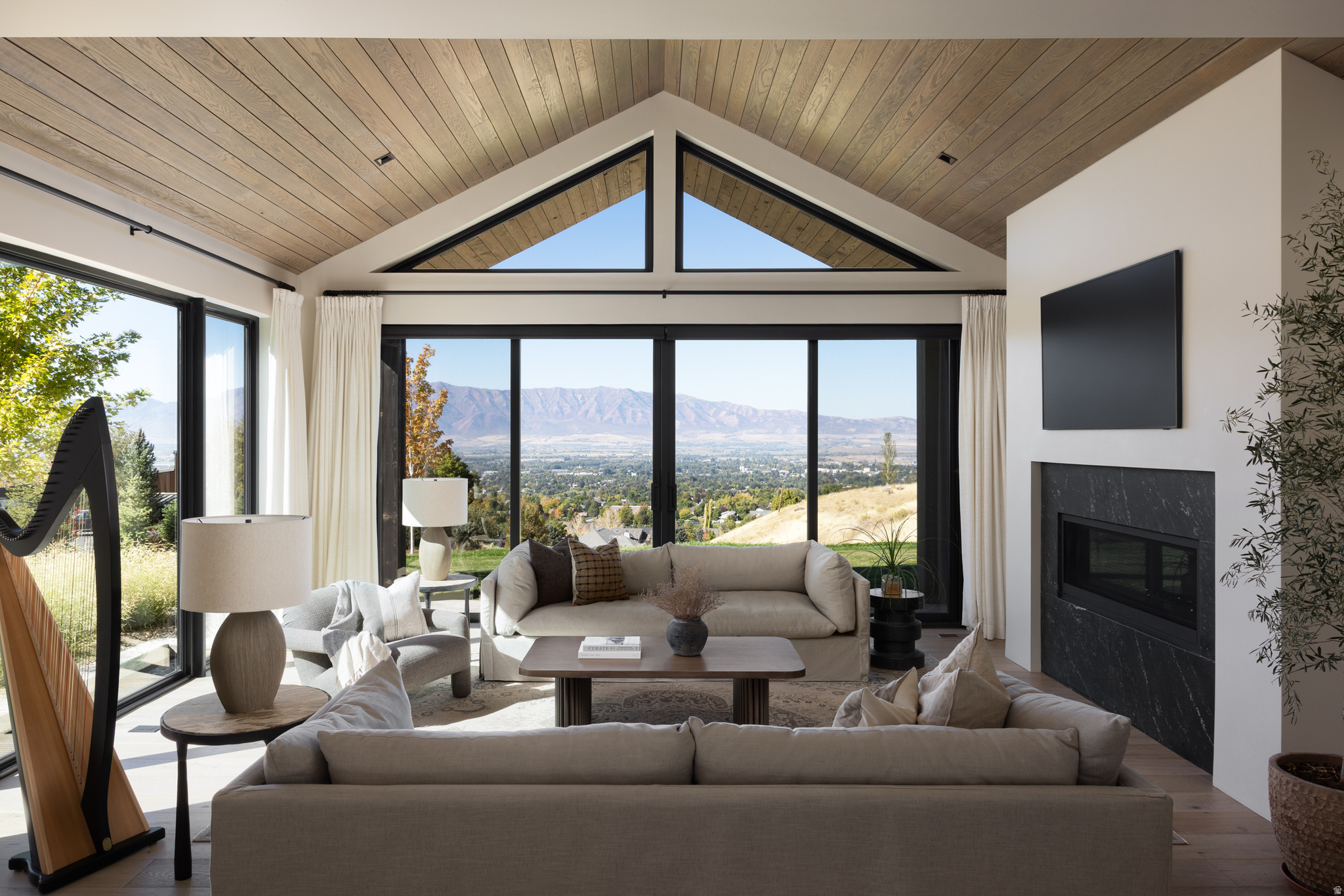 QUAIL CANYON - Residential