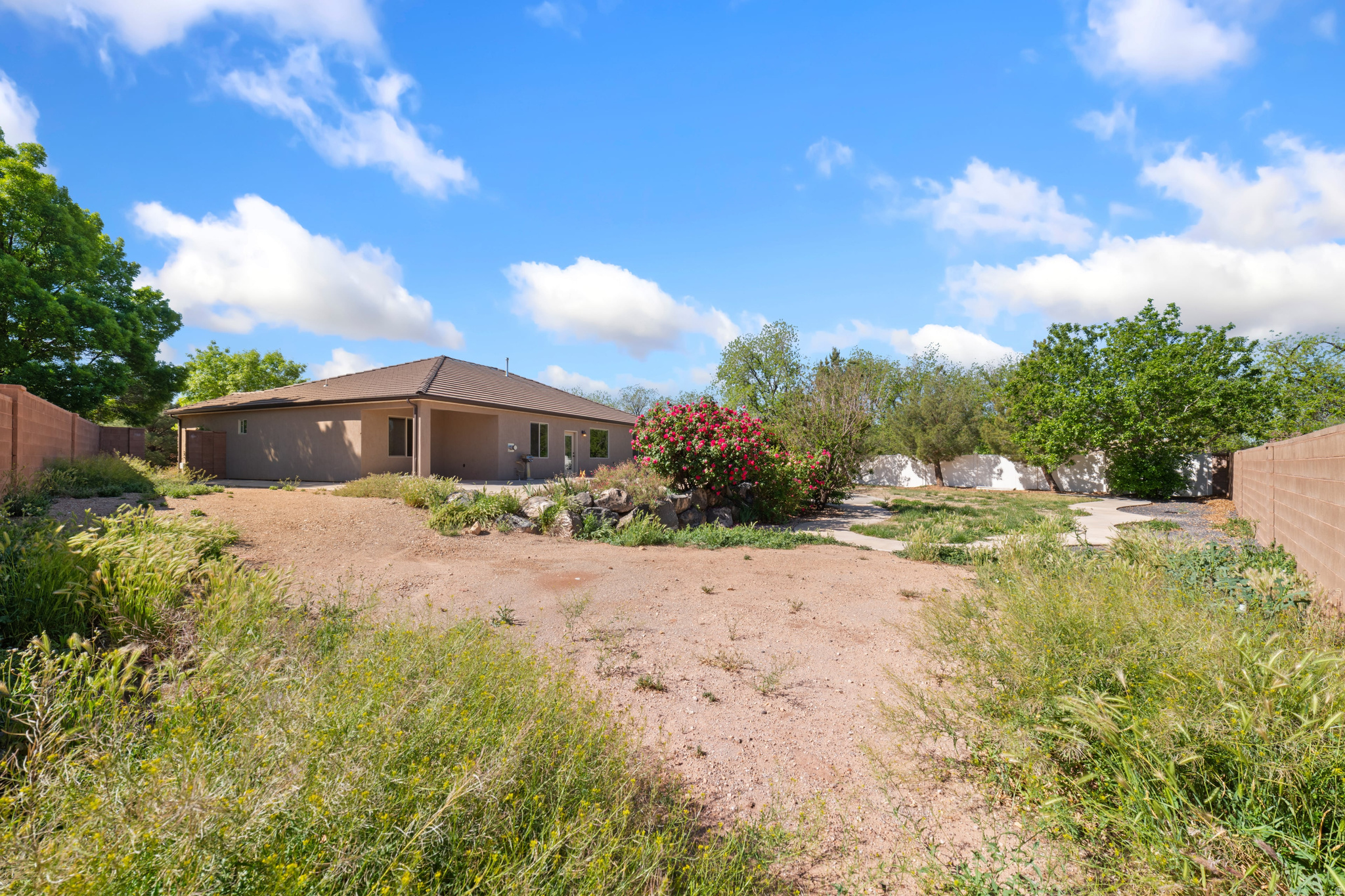 COBBLESTONE FIELDS - Residential
