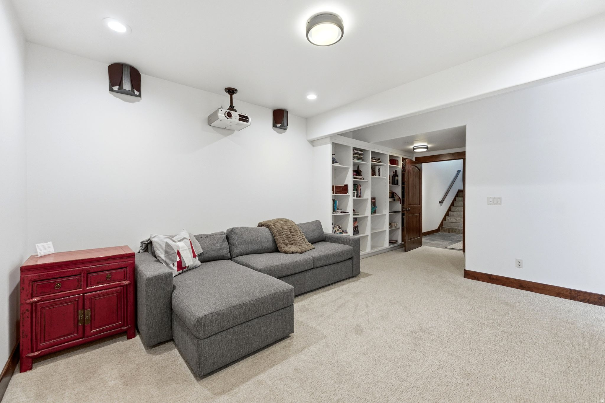 IROQUOIS - Residential