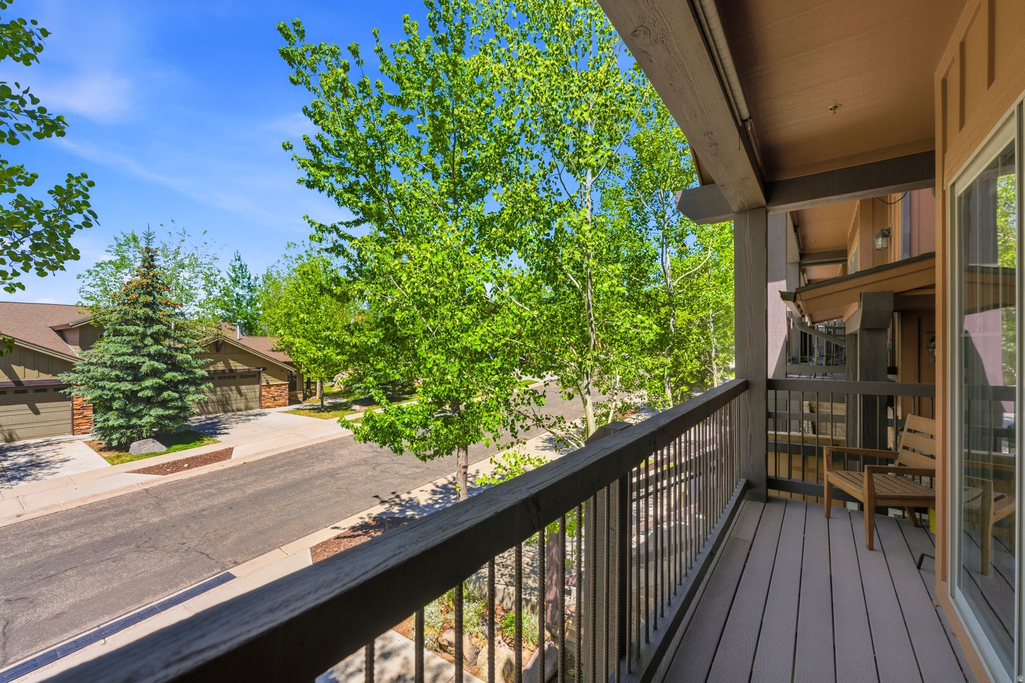 IROQUOIS - Residential