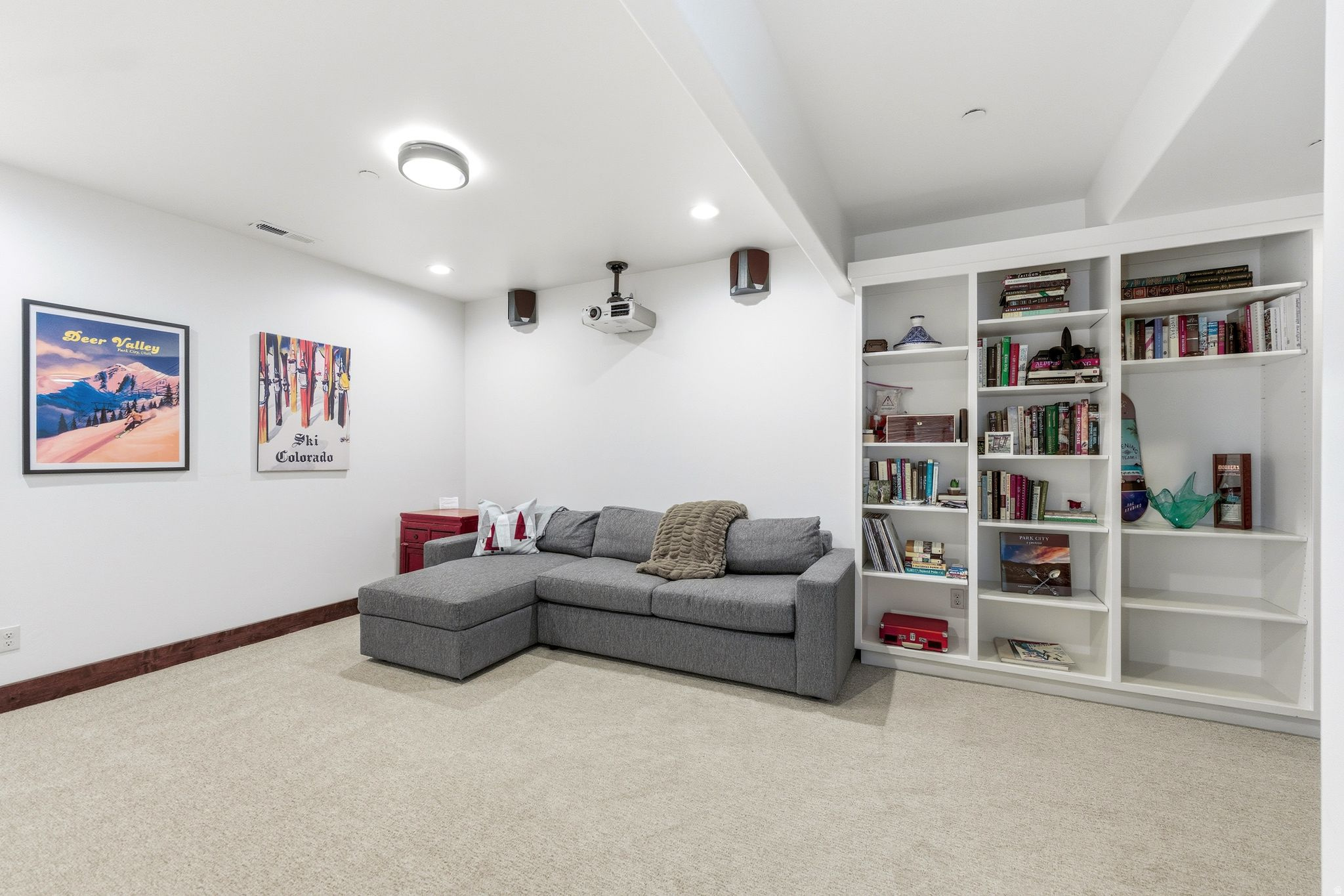 IROQUOIS - Residential