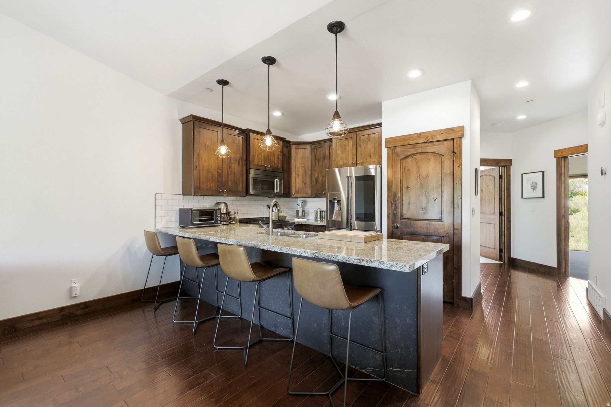 IROQUOIS - Residential