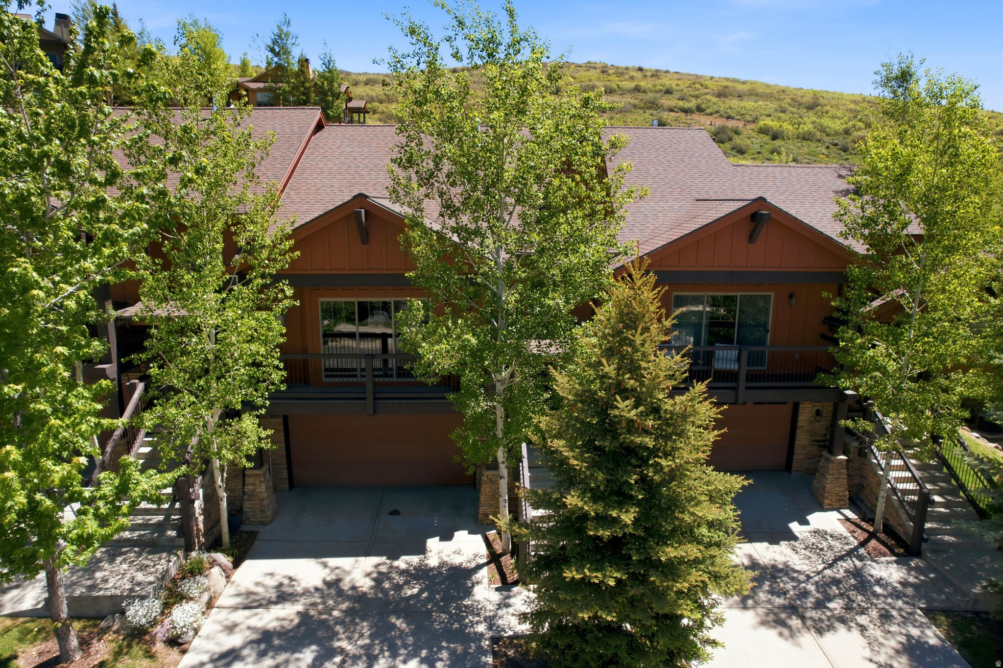 IROQUOIS - Residential