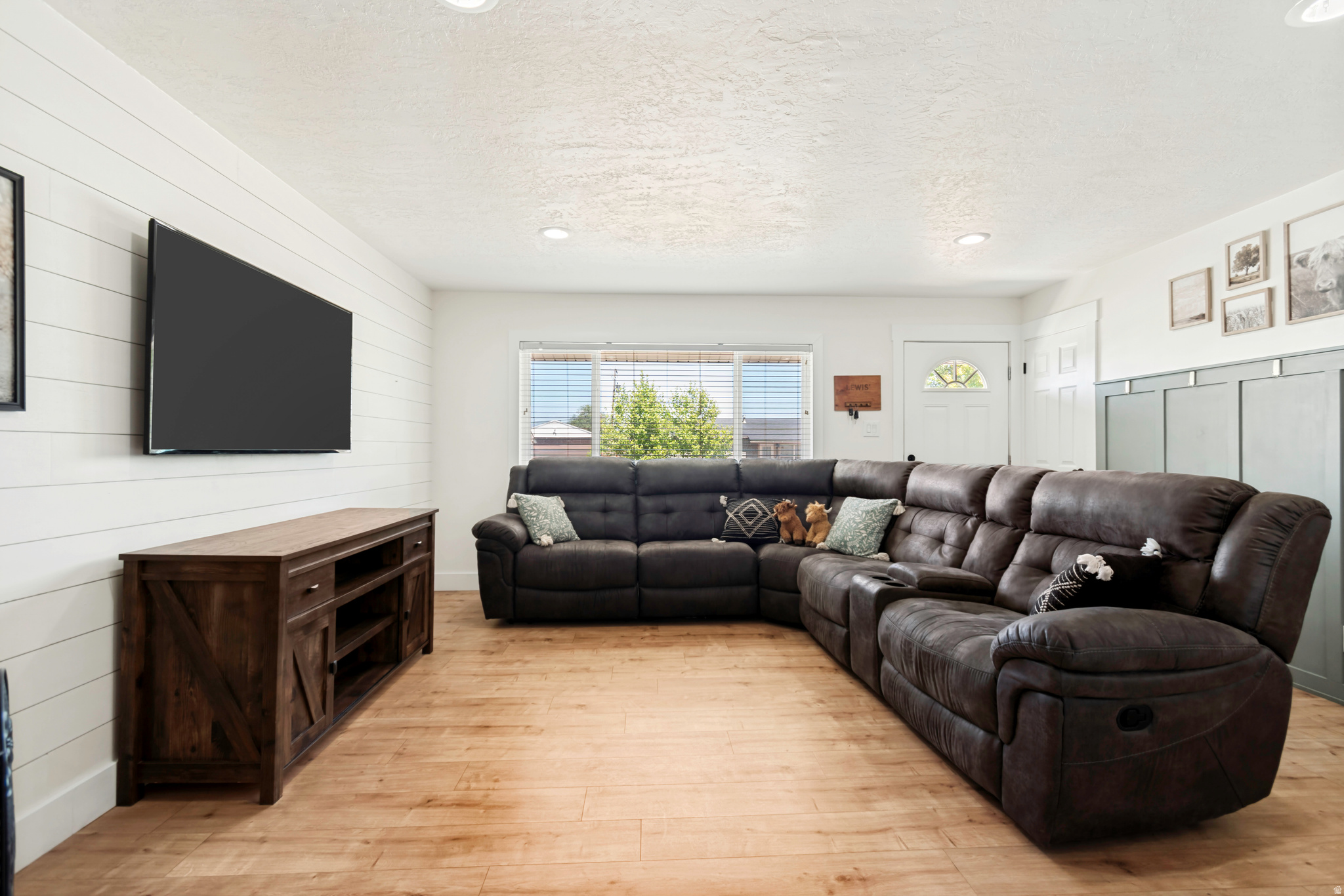 HOFFMAN HEIGHTS - Residential