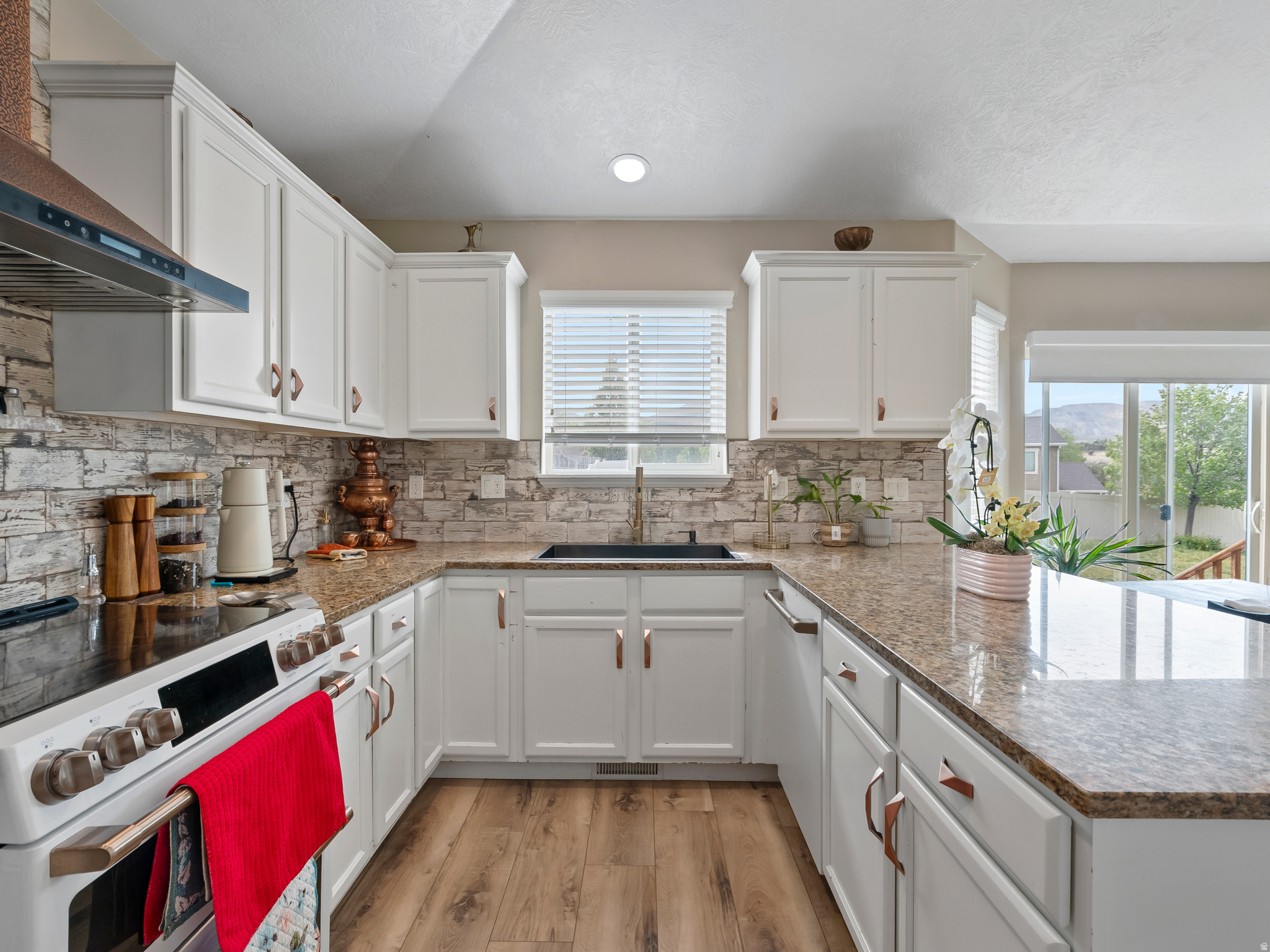 VALLEY VIEW ESTATES - Residential