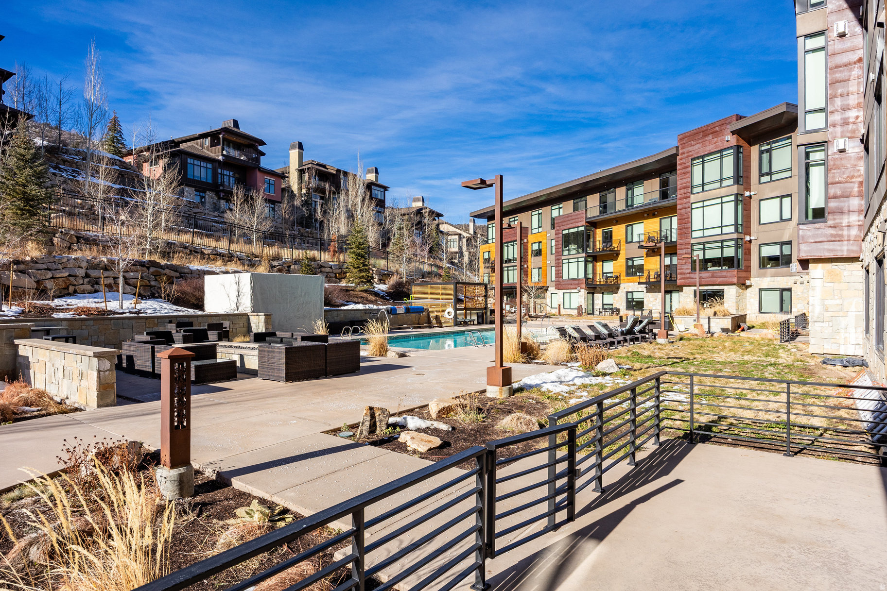 LIFT CONDOS - Residential