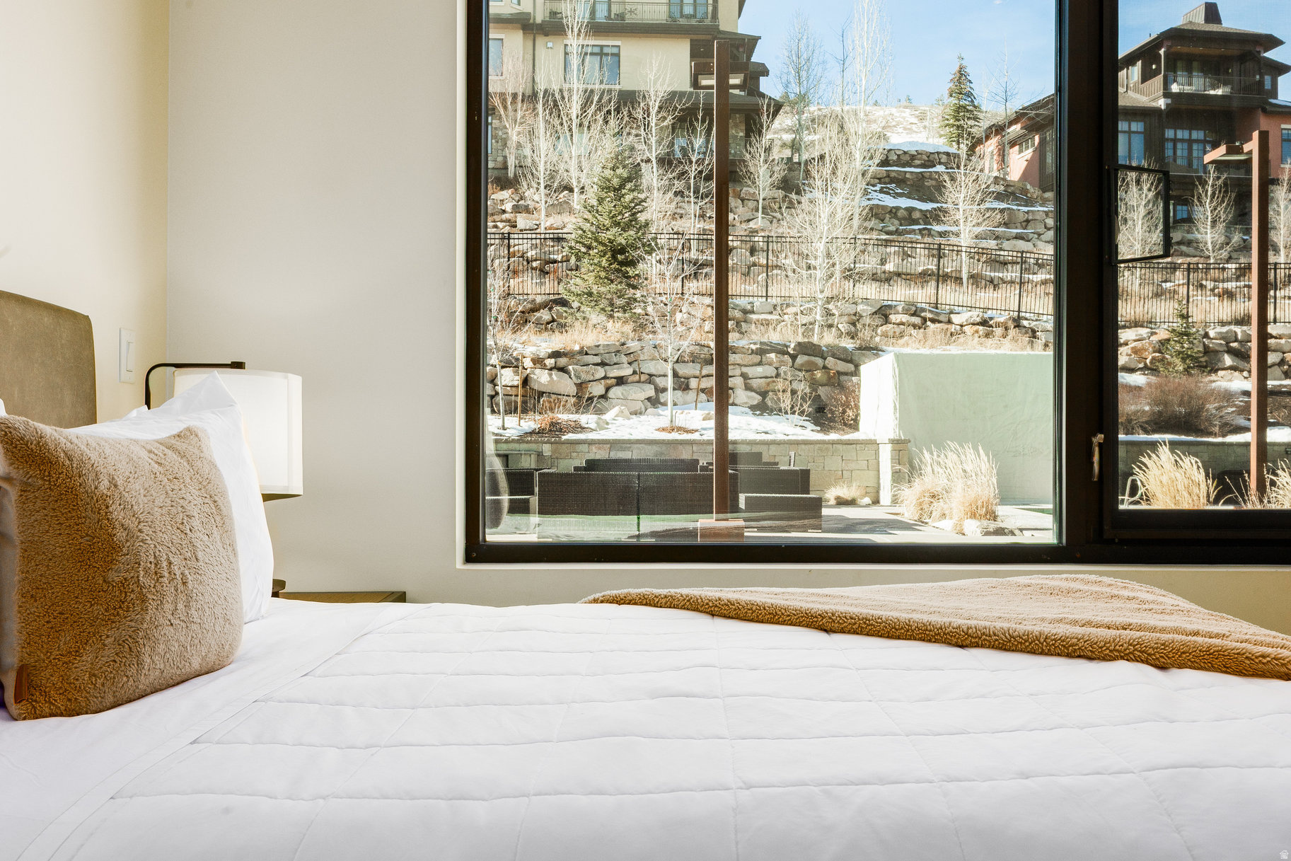 LIFT CONDOS - Residential