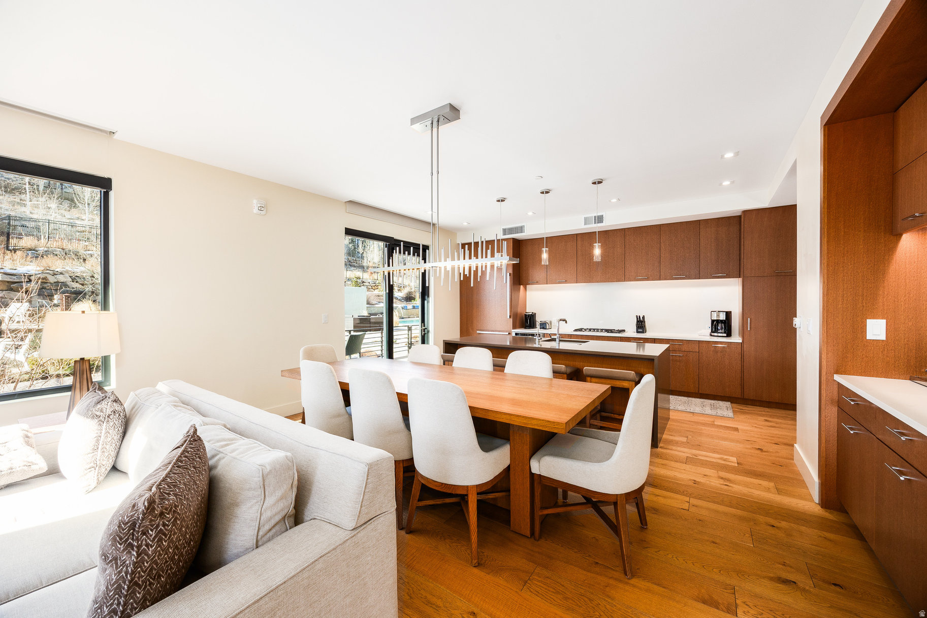 LIFT CONDOS - Residential