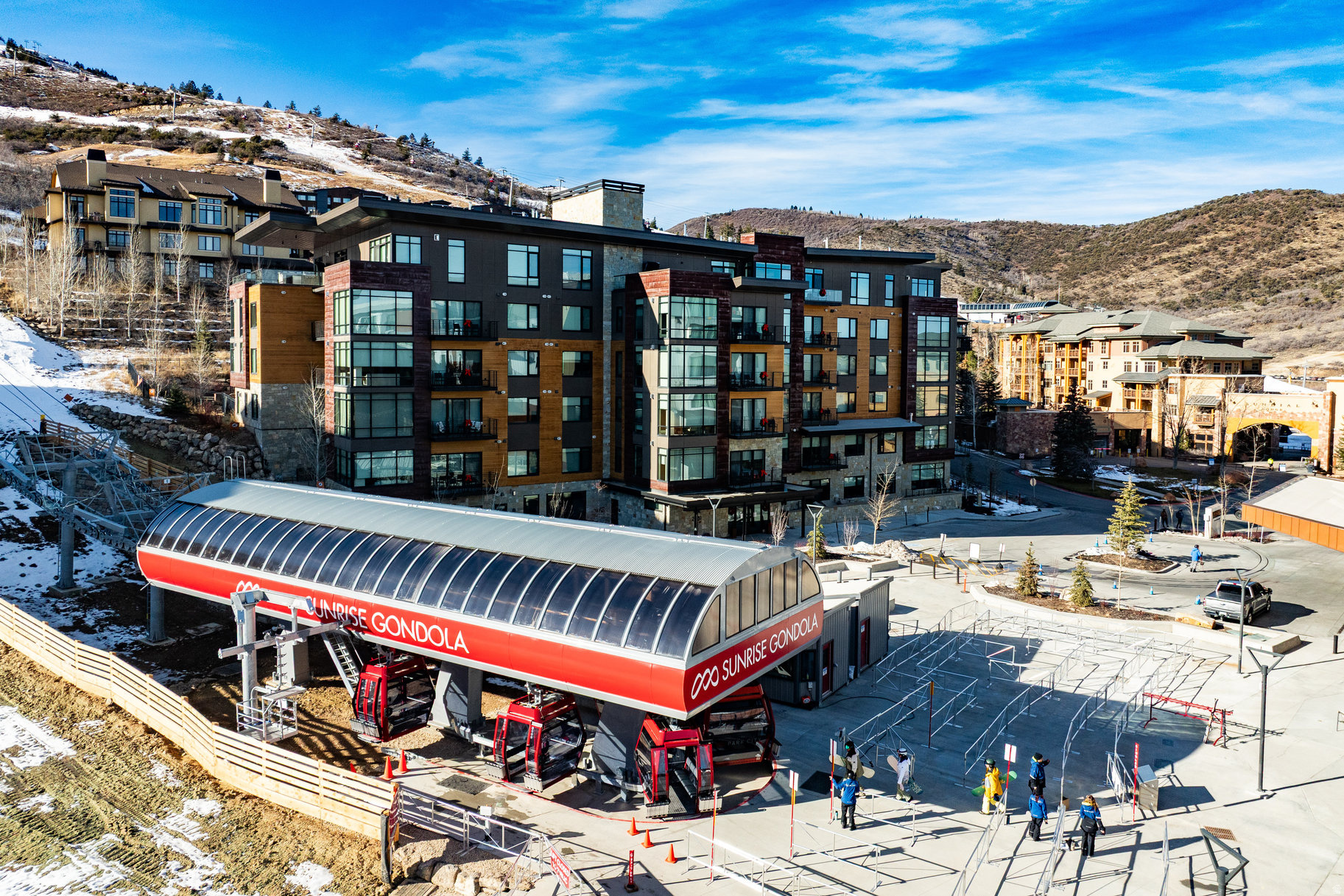 LIFT CONDOS - Residential
