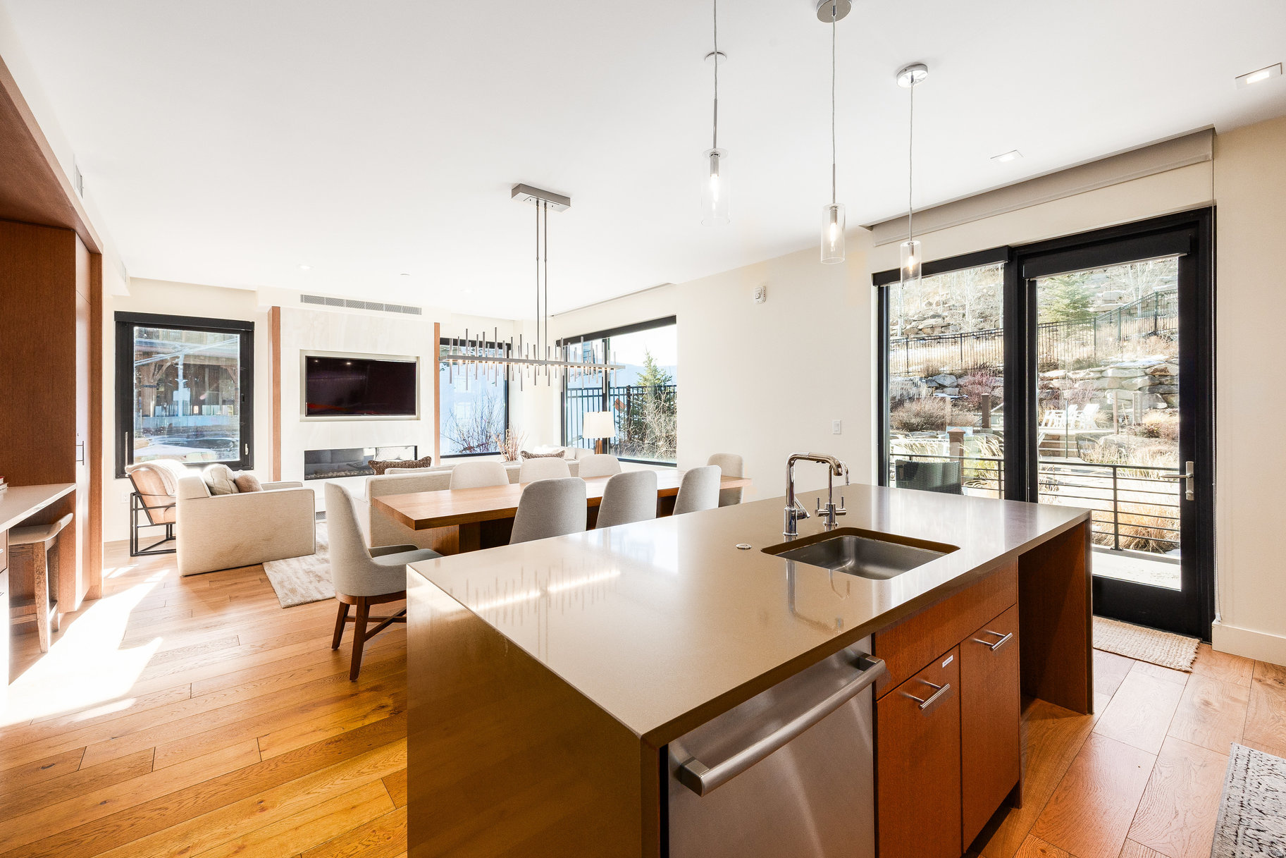 LIFT CONDOS - Residential
