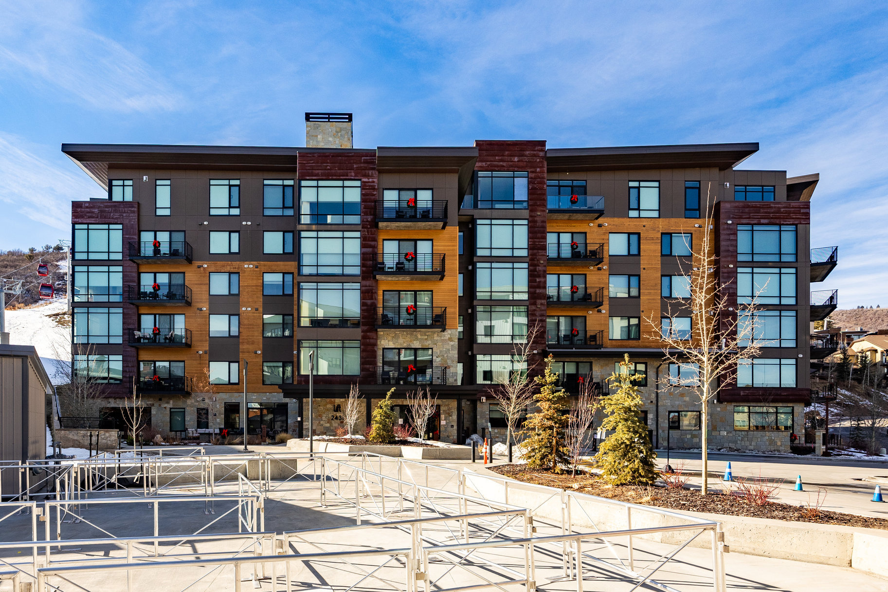 LIFT CONDOS - Residential