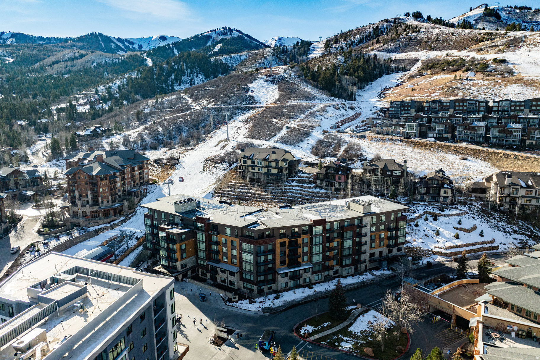 LIFT CONDOS - Residential