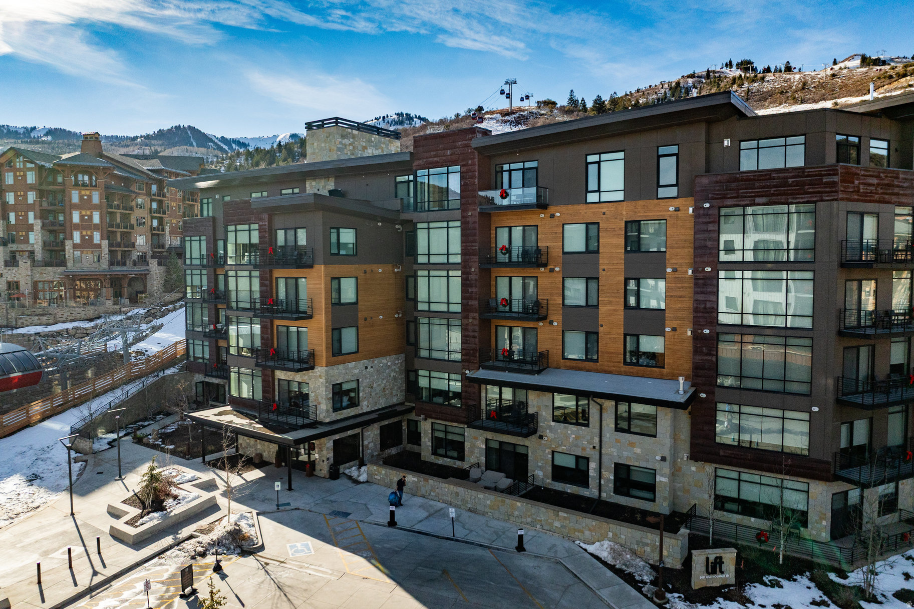 LIFT CONDOS - Residential