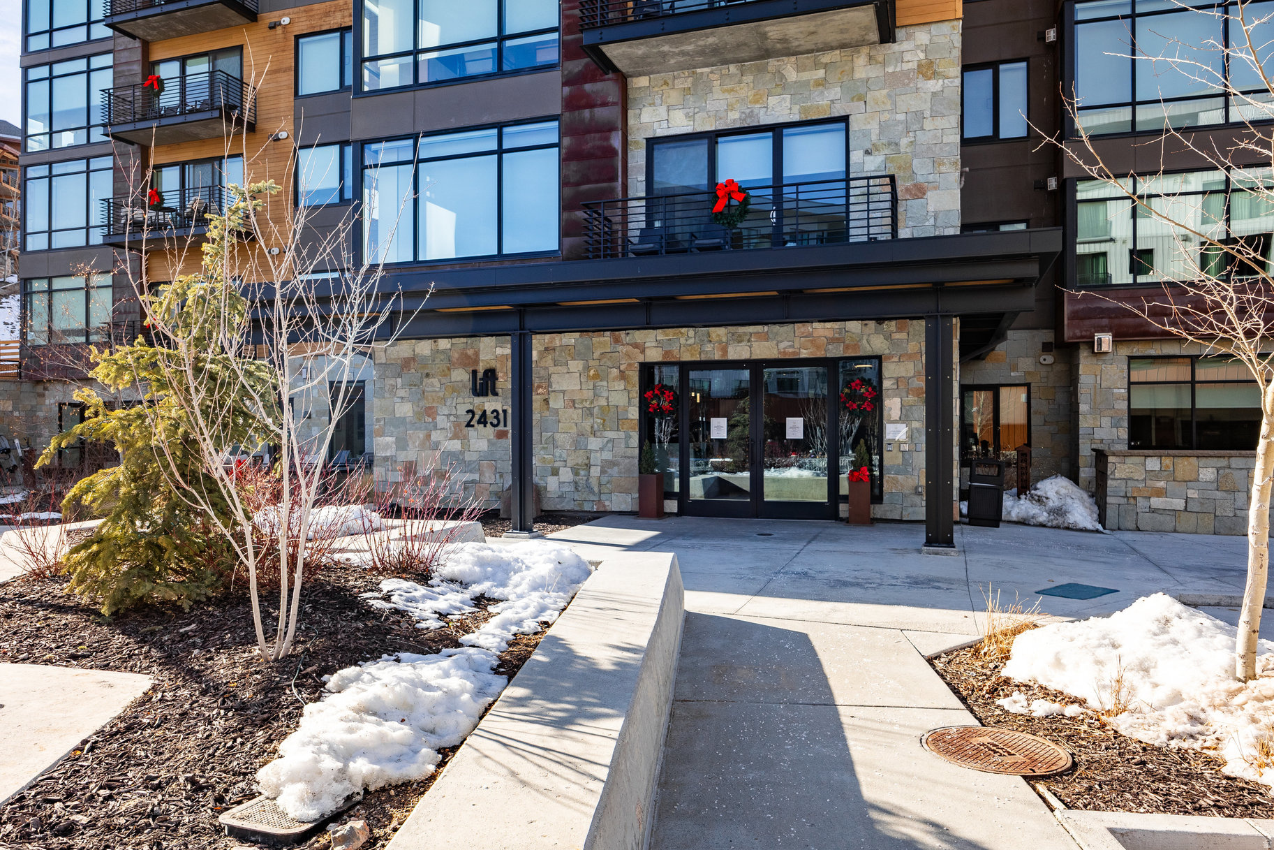 LIFT CONDOS - Residential
