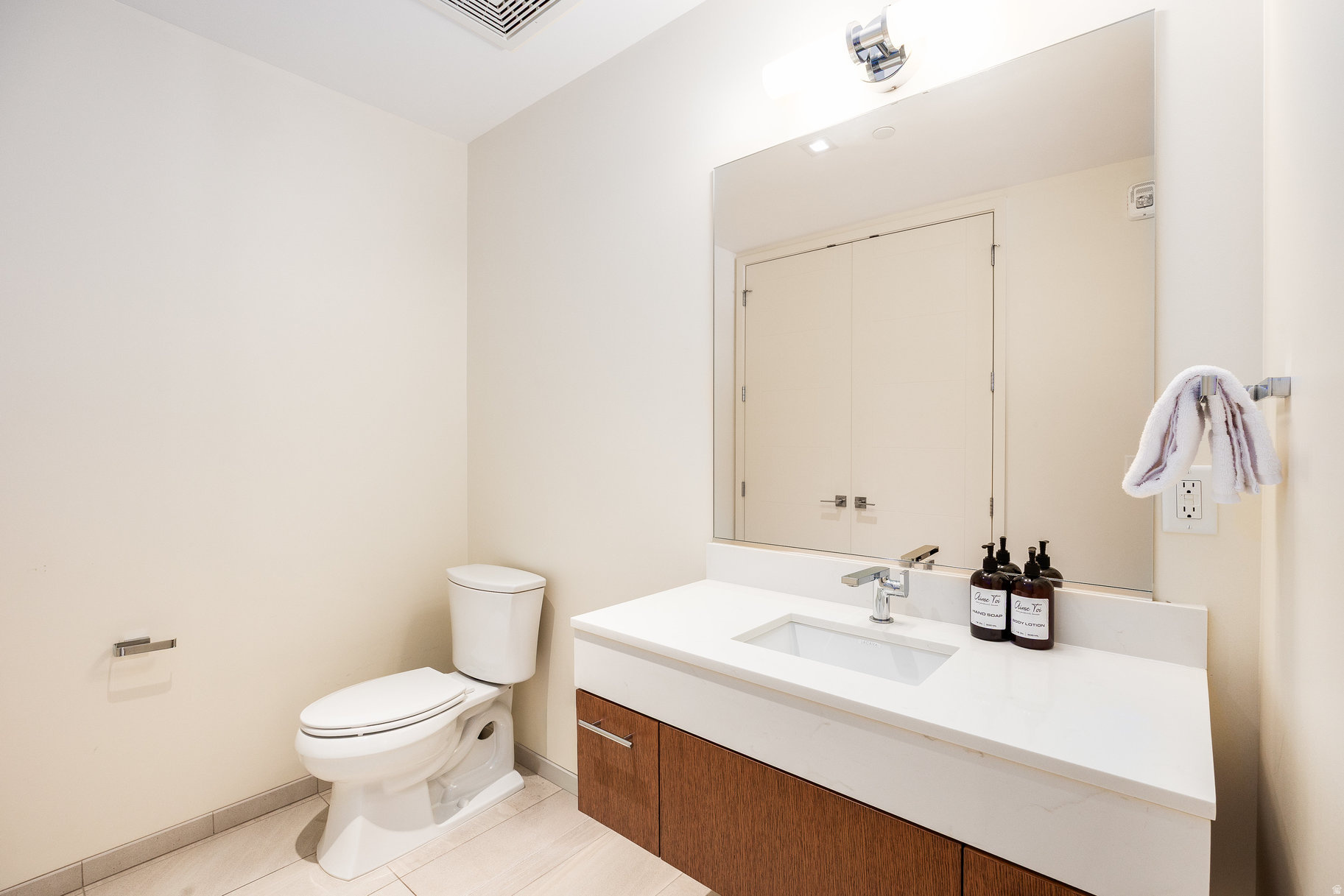 LIFT CONDOS - Residential