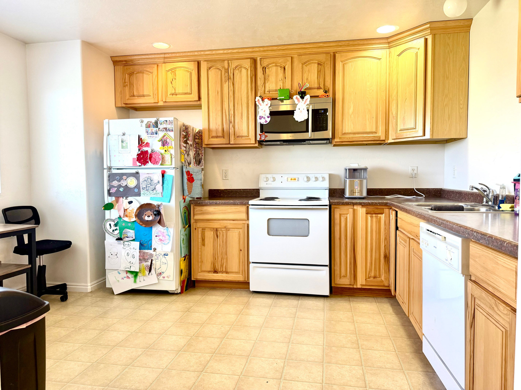MEADOWBOOK EAST ESTATES SUB - Residential