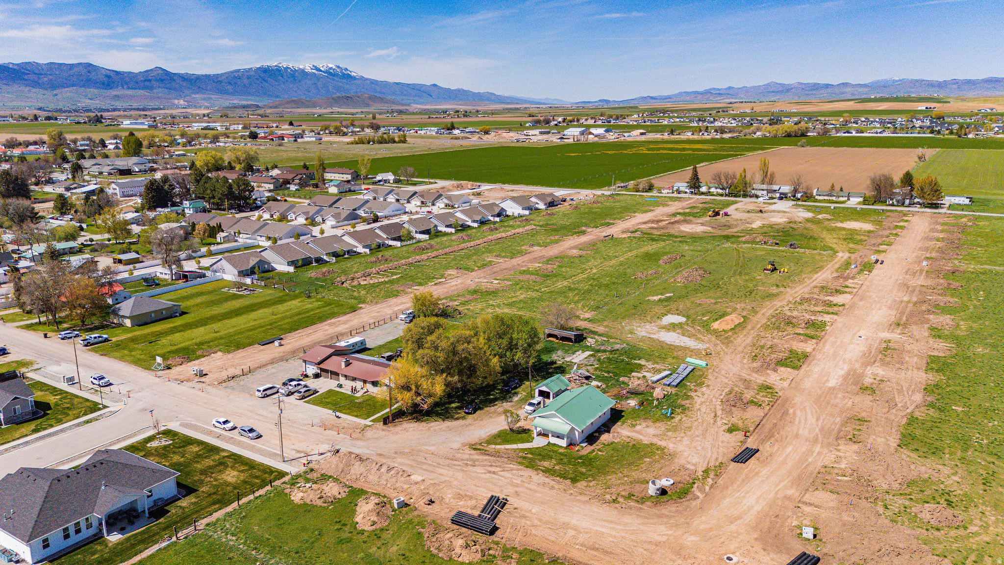 ENCLAVE EAST - Residential