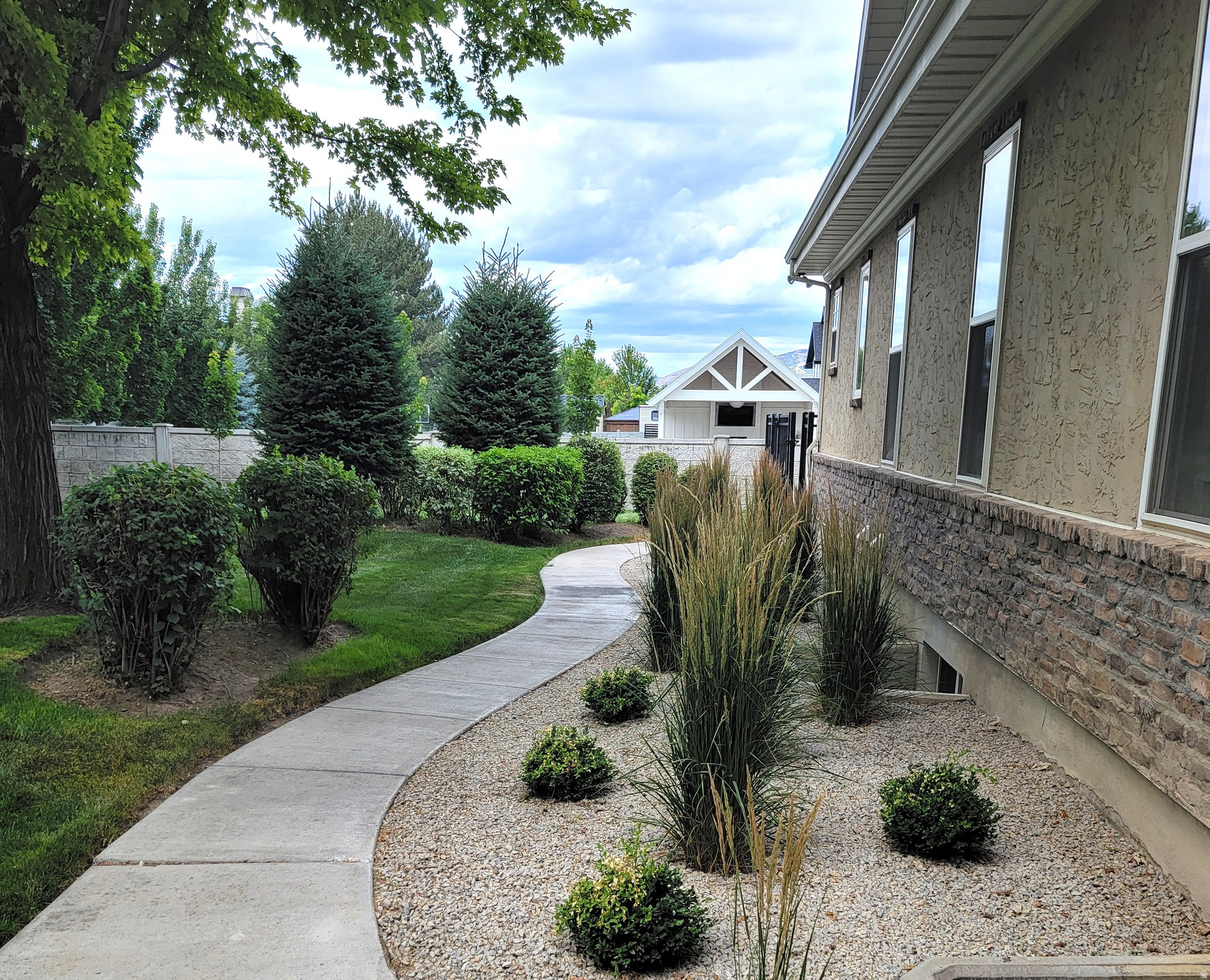 APPLEWOOD - Residential