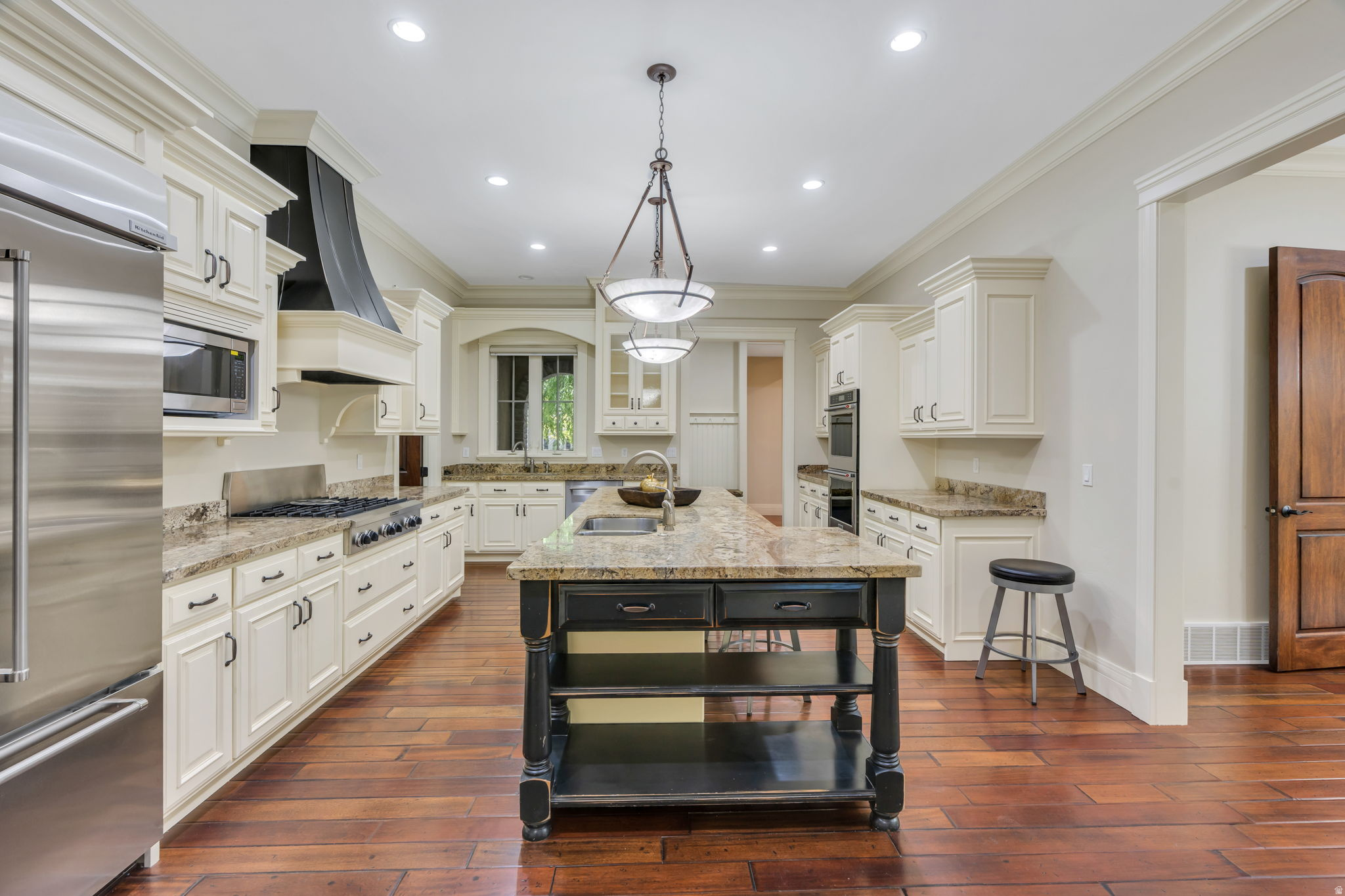 APPLEWOOD - Residential