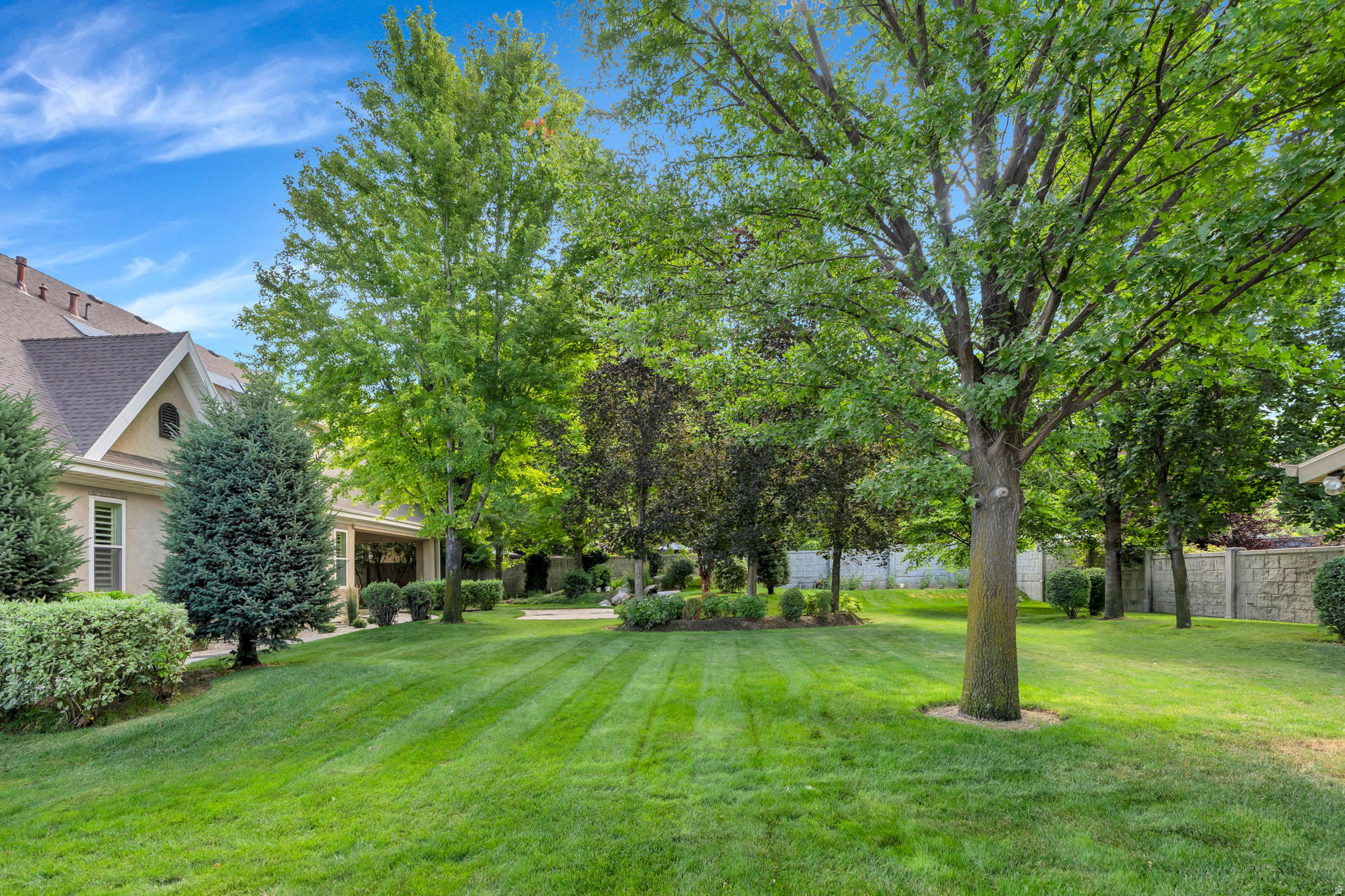 APPLEWOOD - Residential