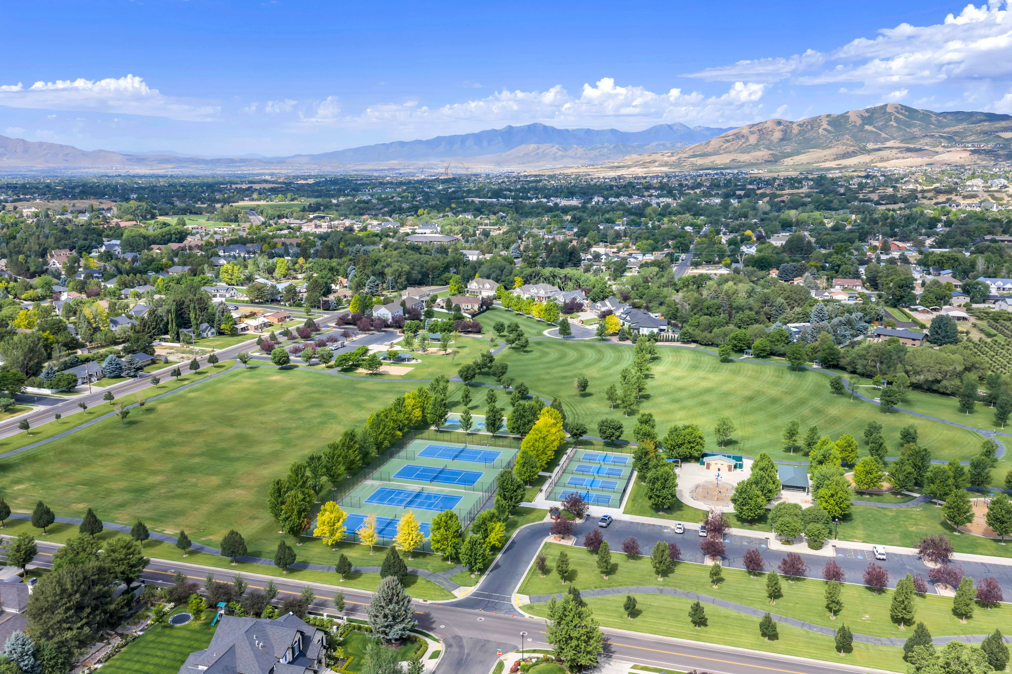 APPLEWOOD - Residential