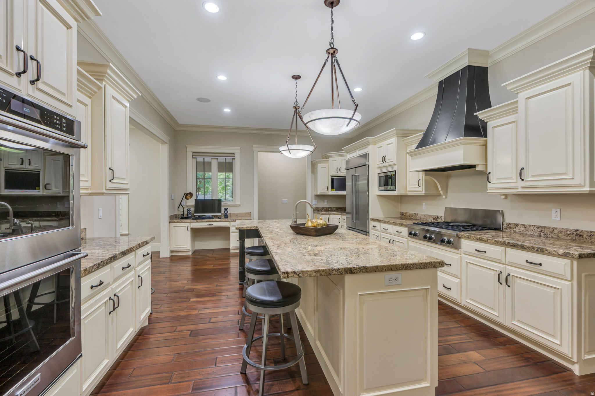 APPLEWOOD - Residential